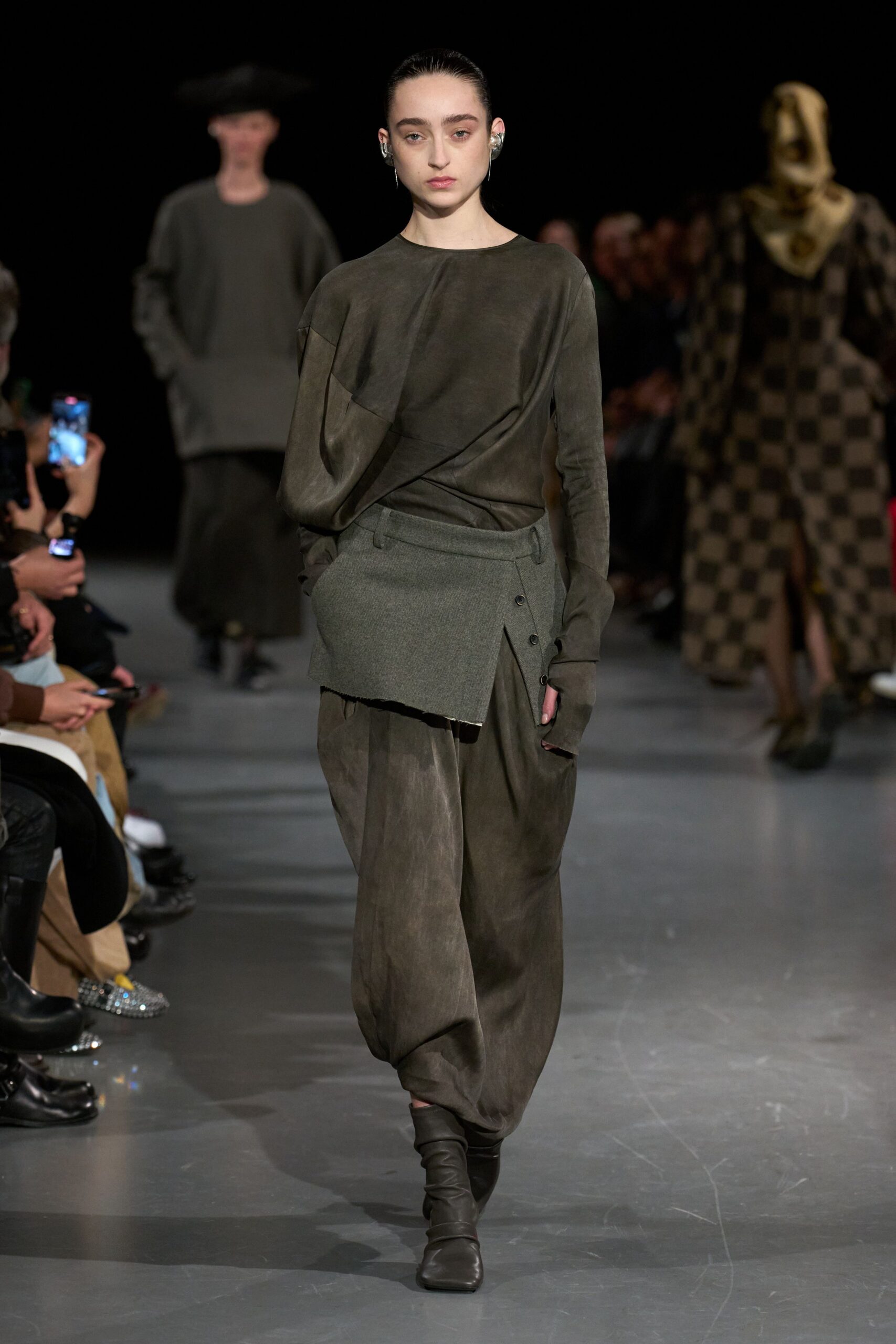 gray cotton long-sleeve asymmetric relaxed draped top