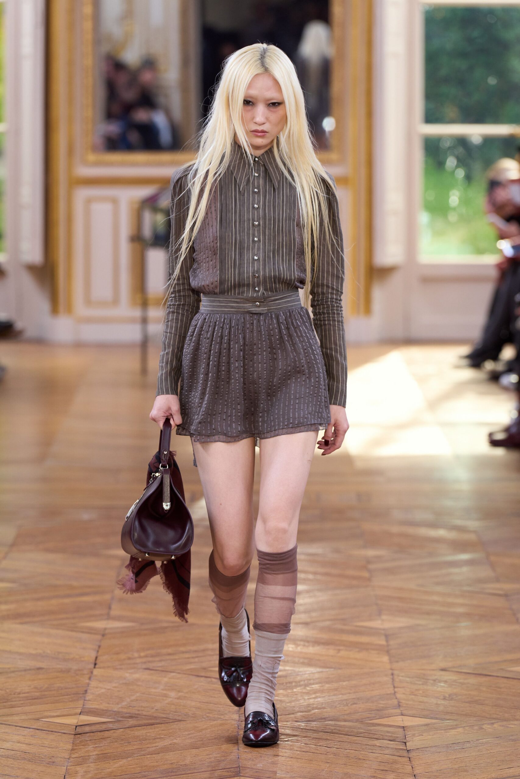 gray cotton fitted pleated short shorts