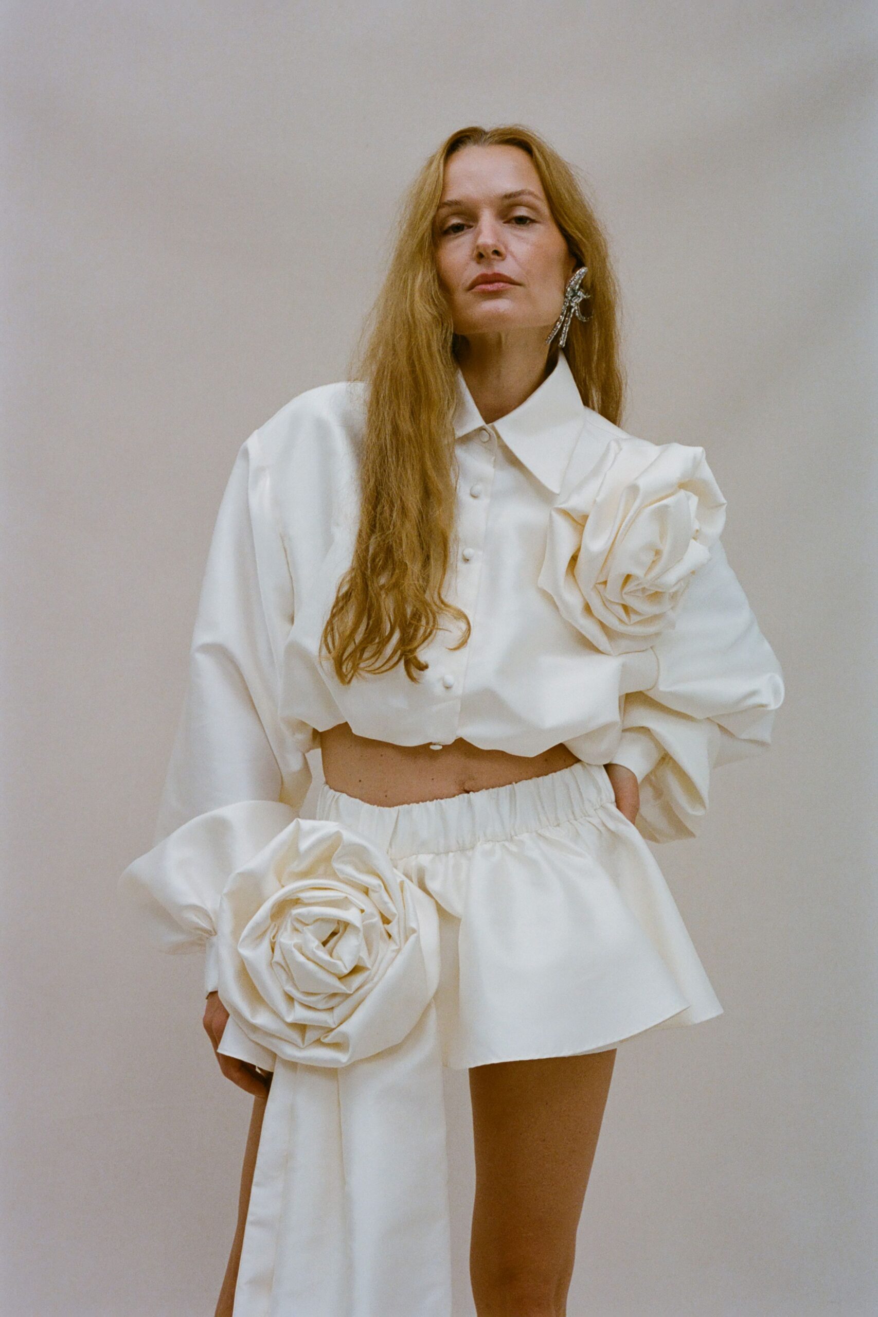 white cotton long-sleeve collared oversized pleated cropped top