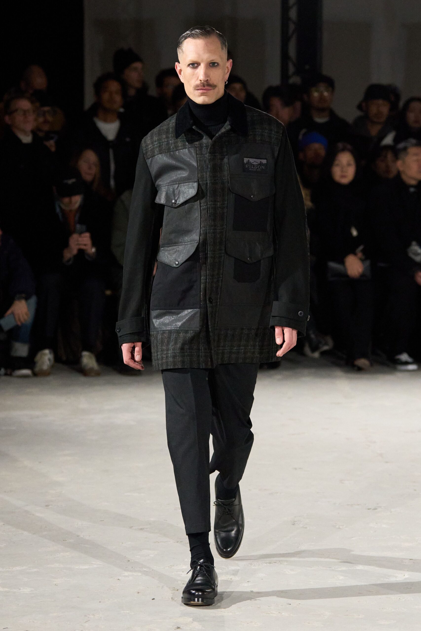 black cotton long-sleeve collared relaxed buttoned pockets jacket