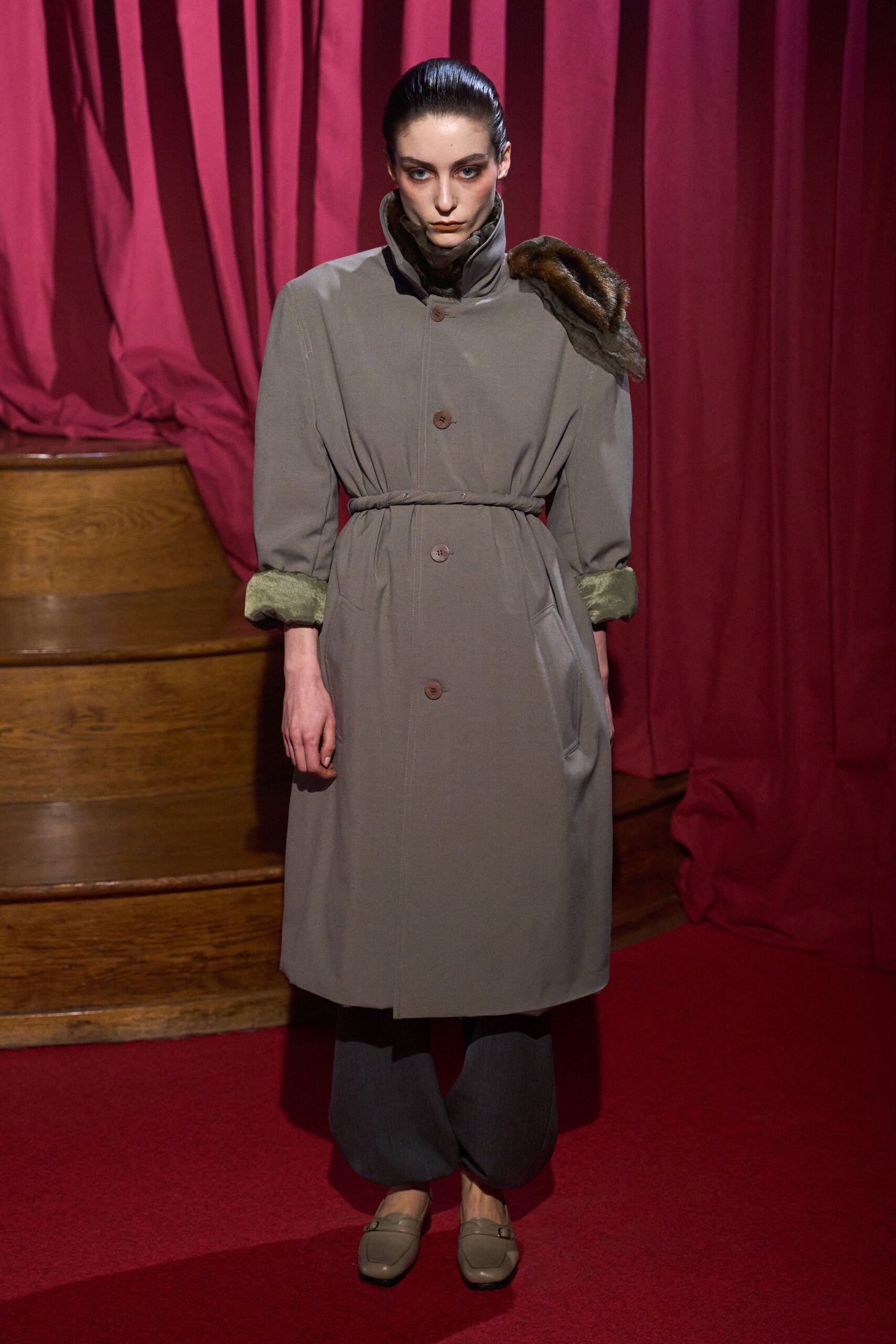 gray wool long-sleeve collared relaxed belted pockets coat
