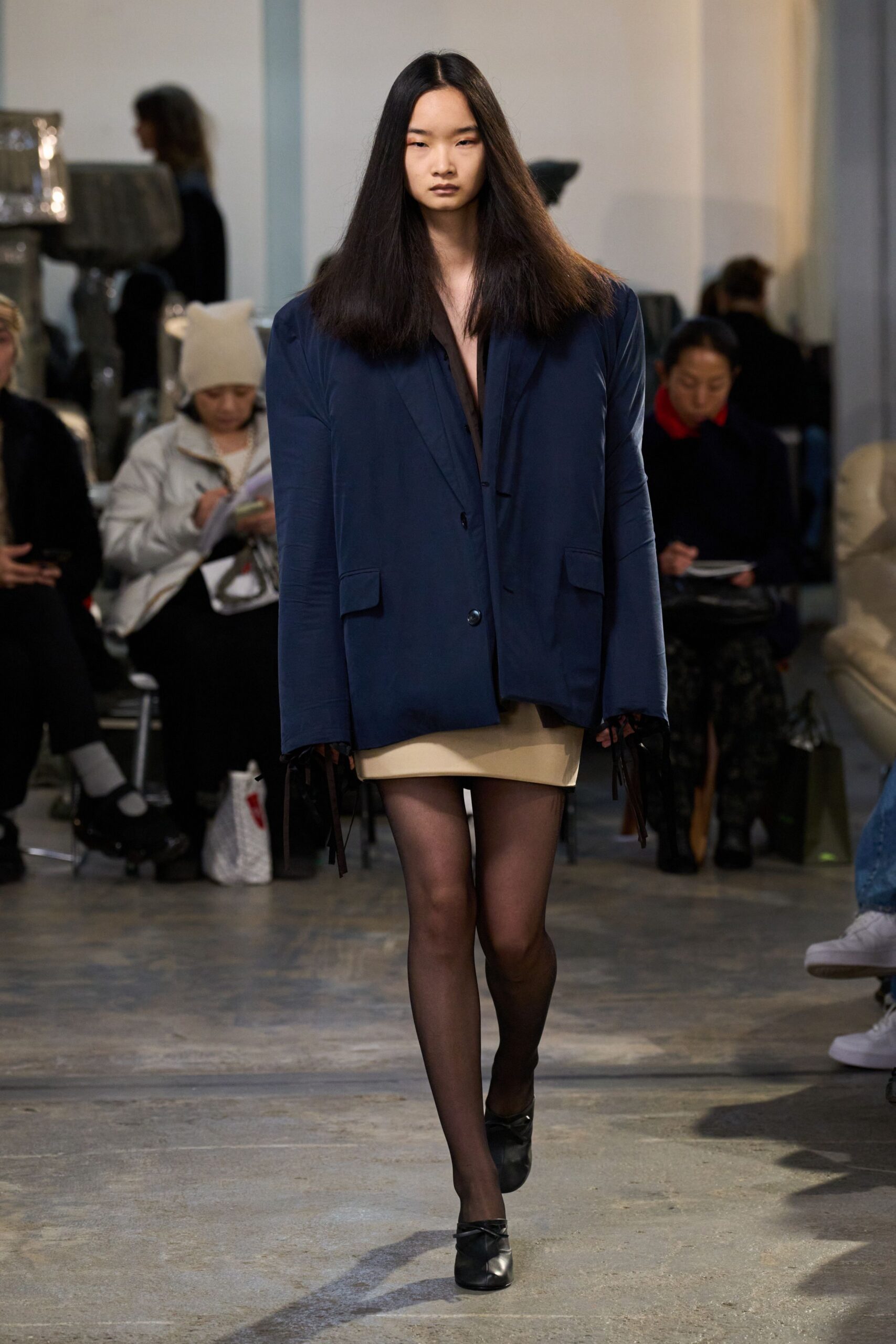 blue cotton long-sleeve collared oversized buttoned blazer
