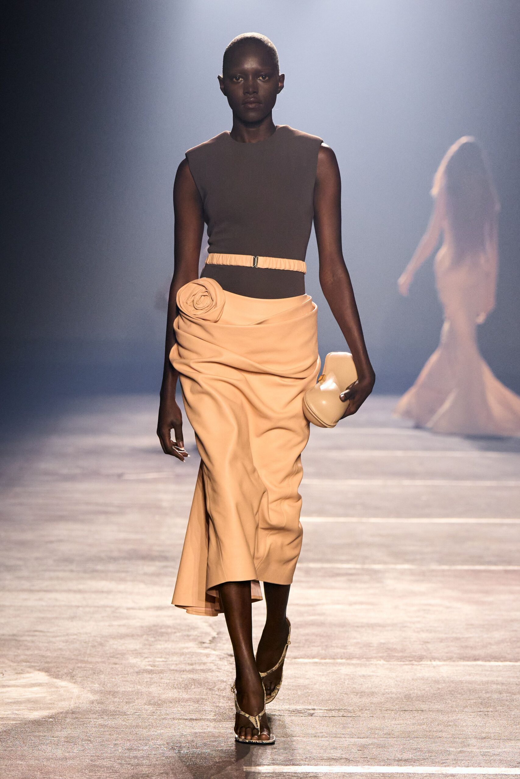 brown fitted top beige pleated skirt