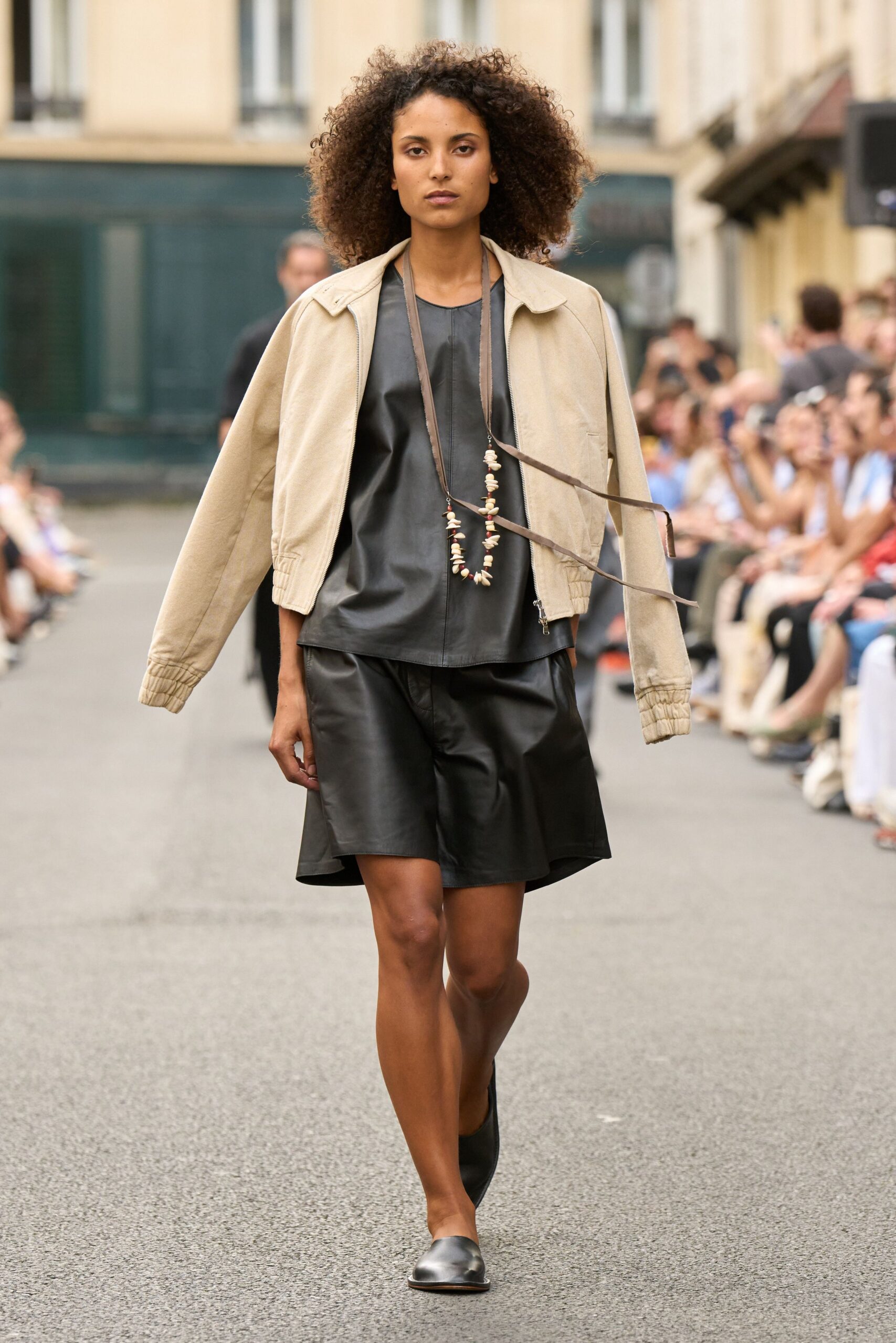 black leather fitted pleated short skirt