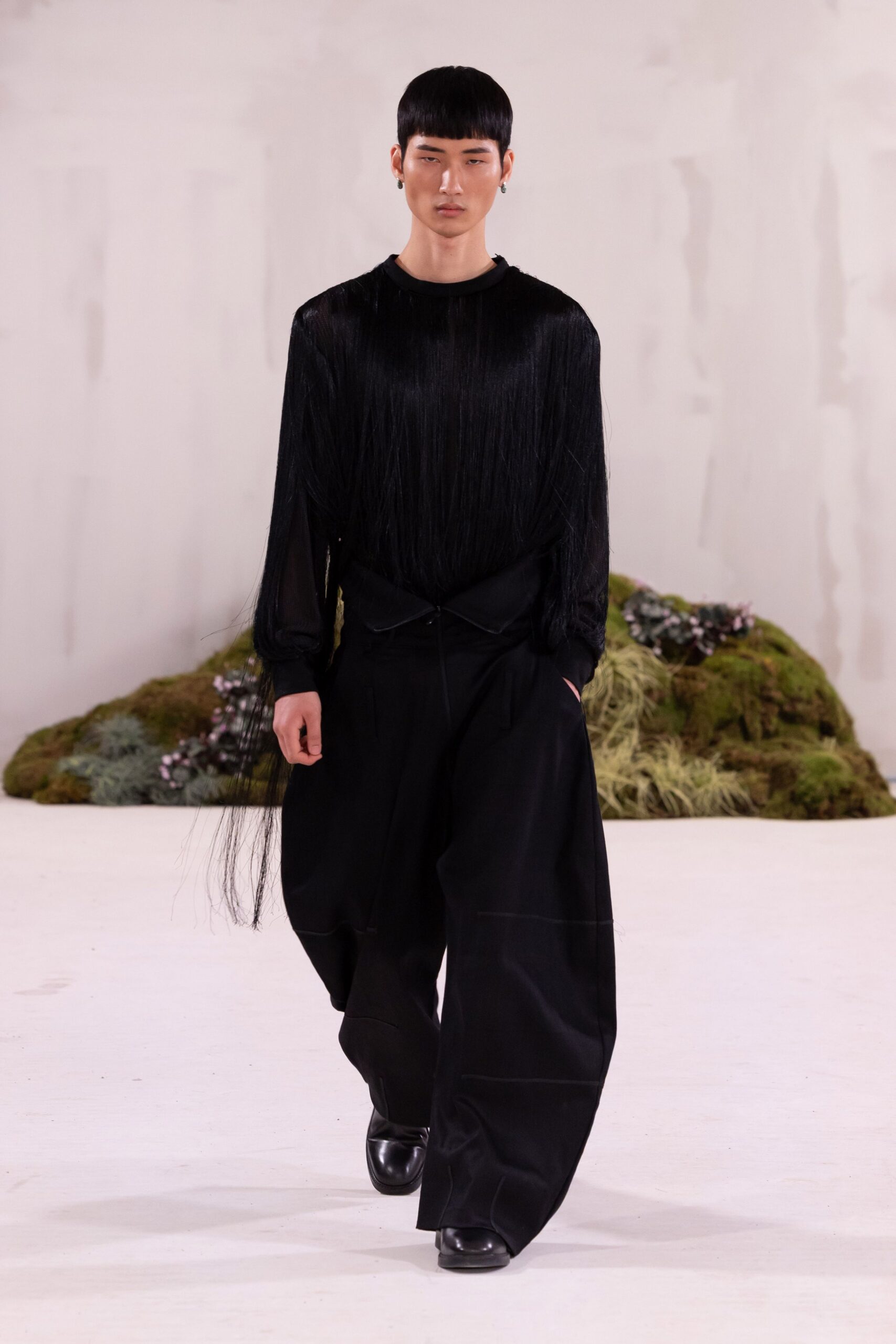black relaxed top and pants