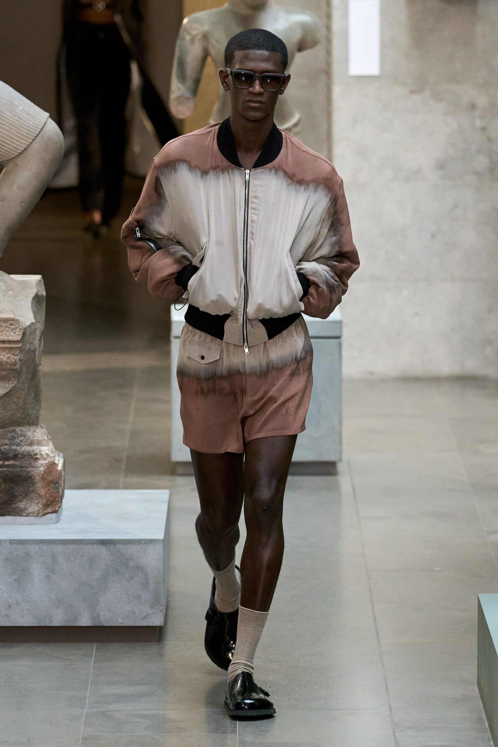 brown color-blocked jacket and shorts