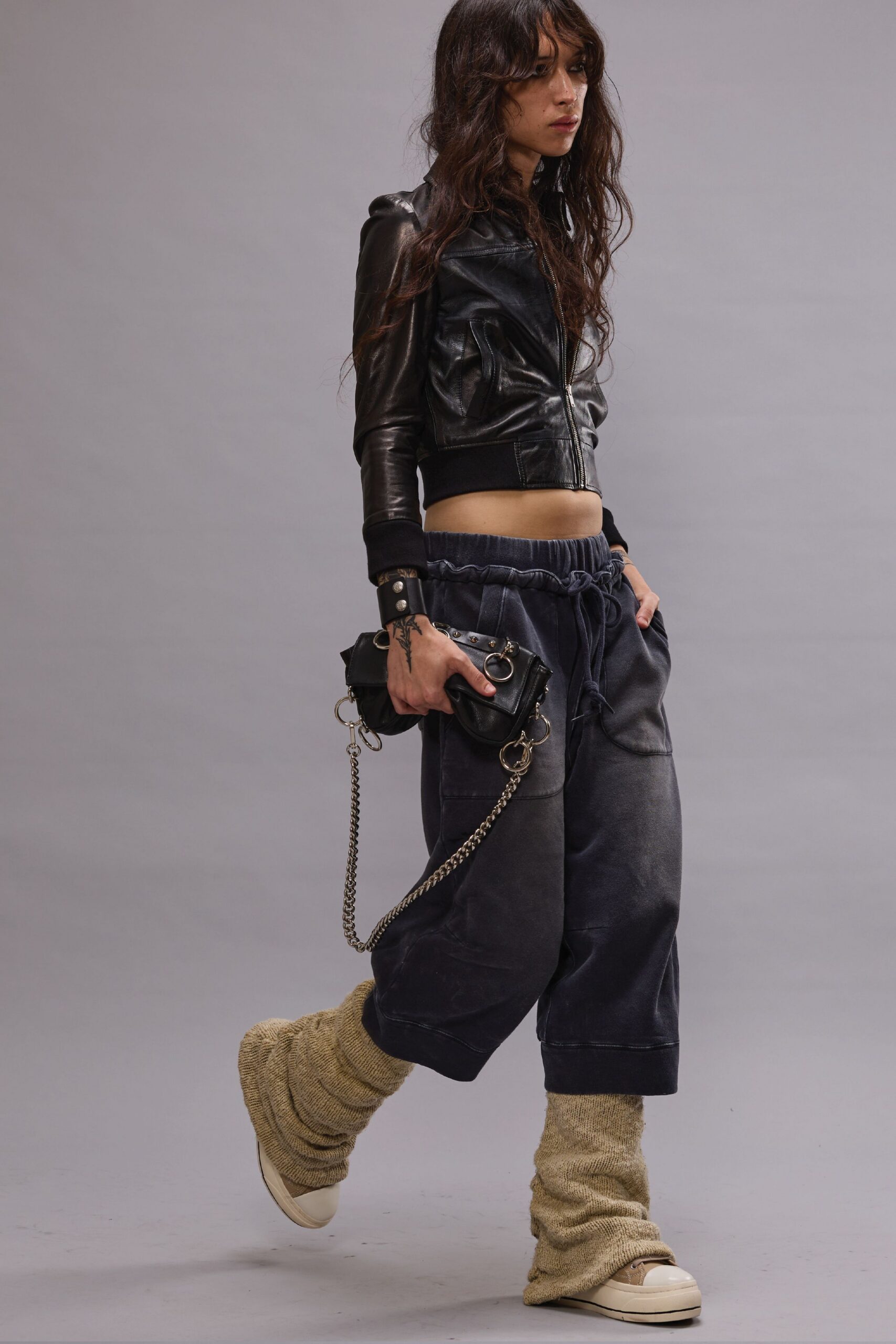 black leather long-sleeve collared fitted cropped jacket