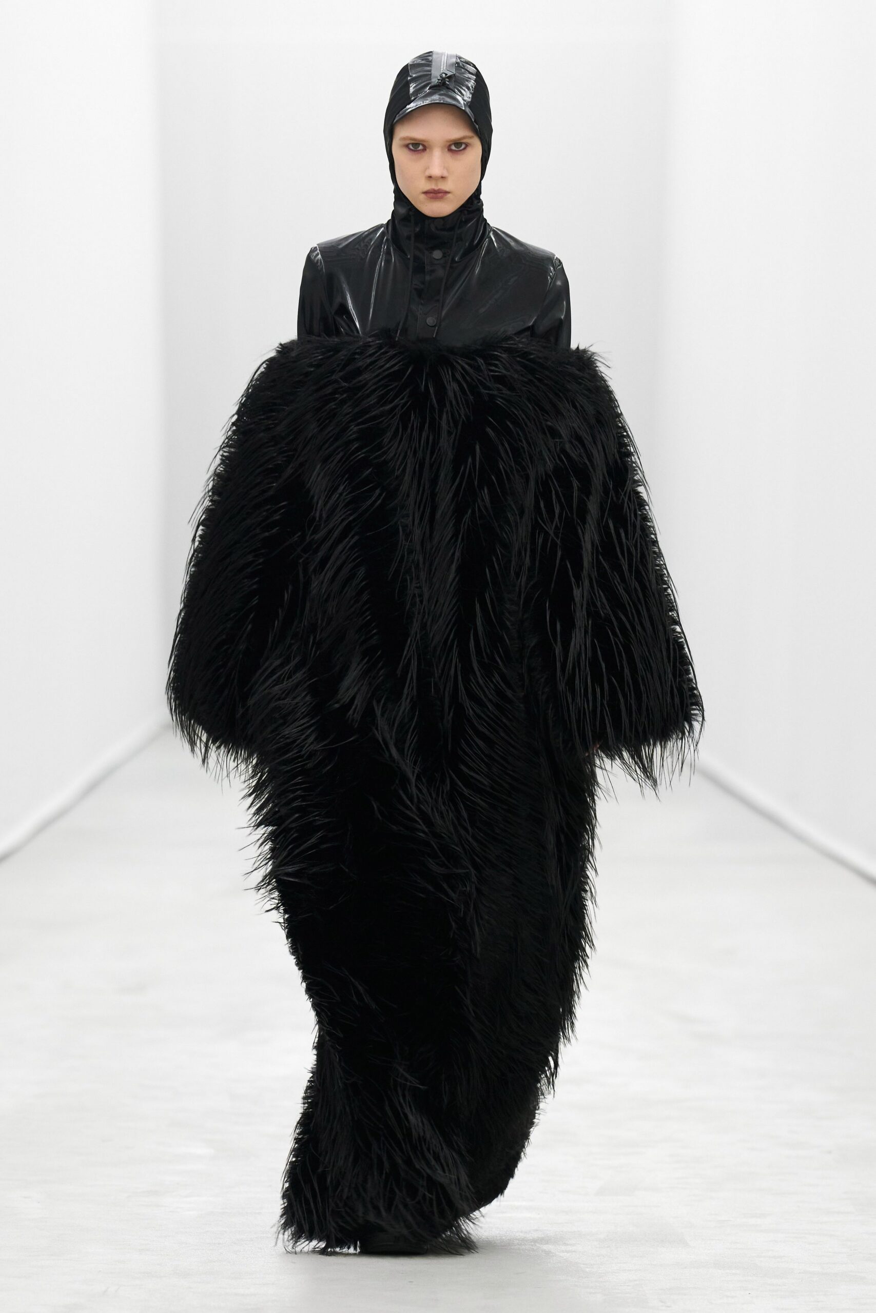 black fur long-sleeve collared oversized fringed maxi coat