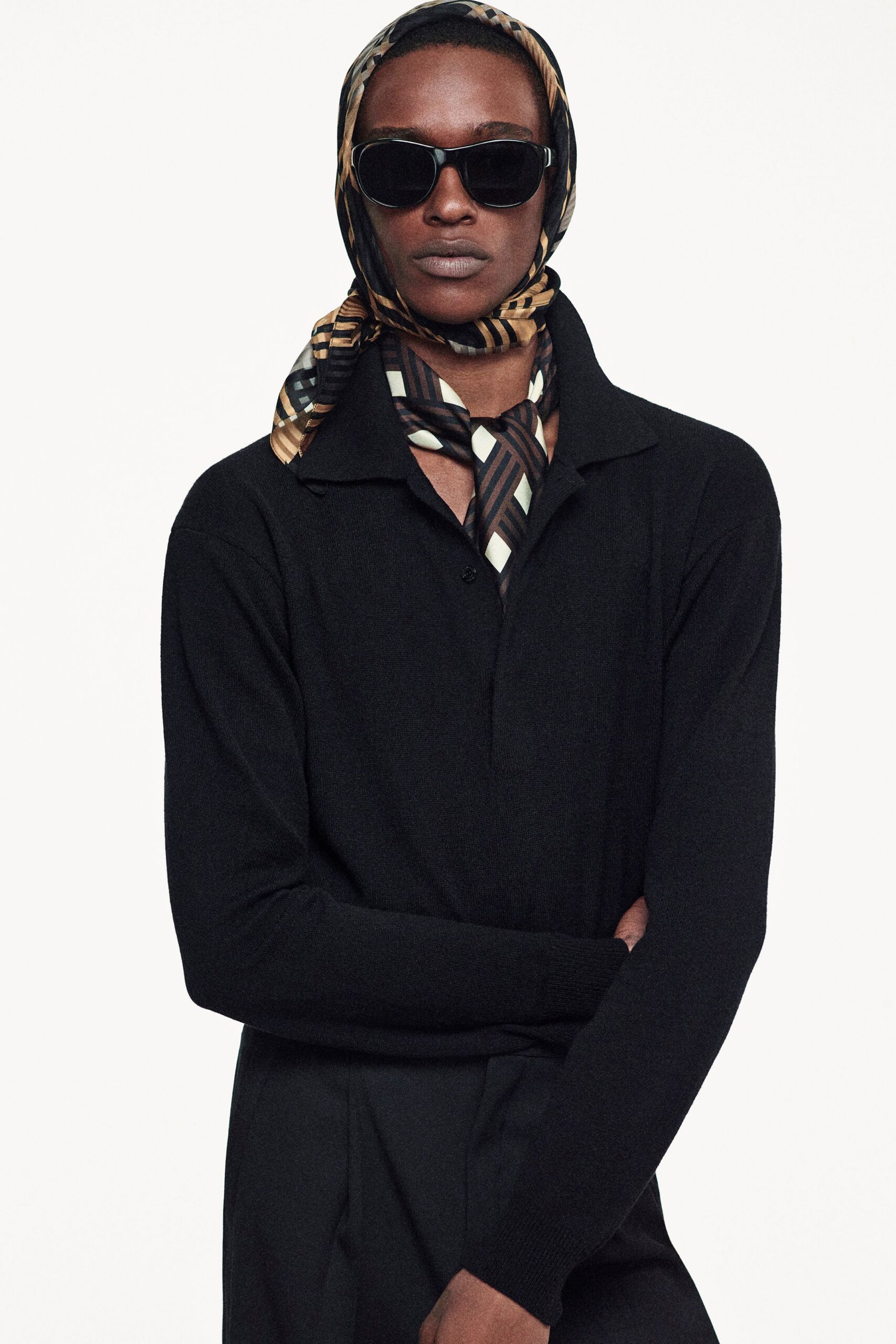 black wool long-sleeve collared fitted top