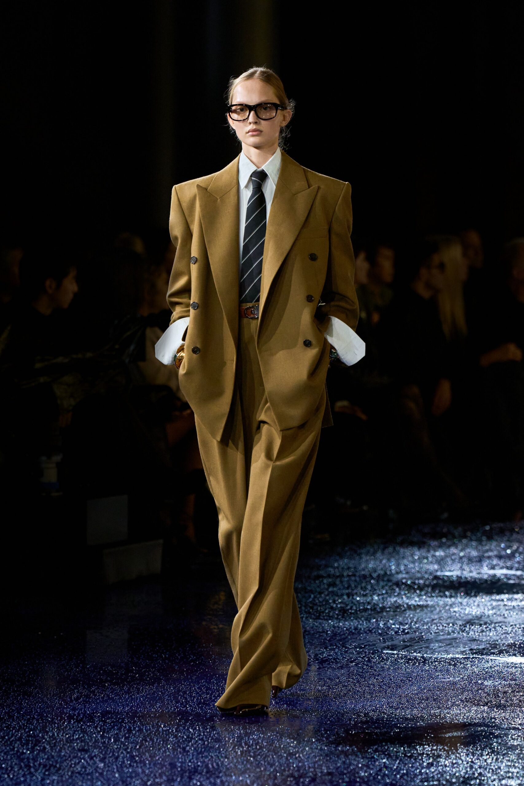 brown wool long-sleeve collared tailored buttoned suit
