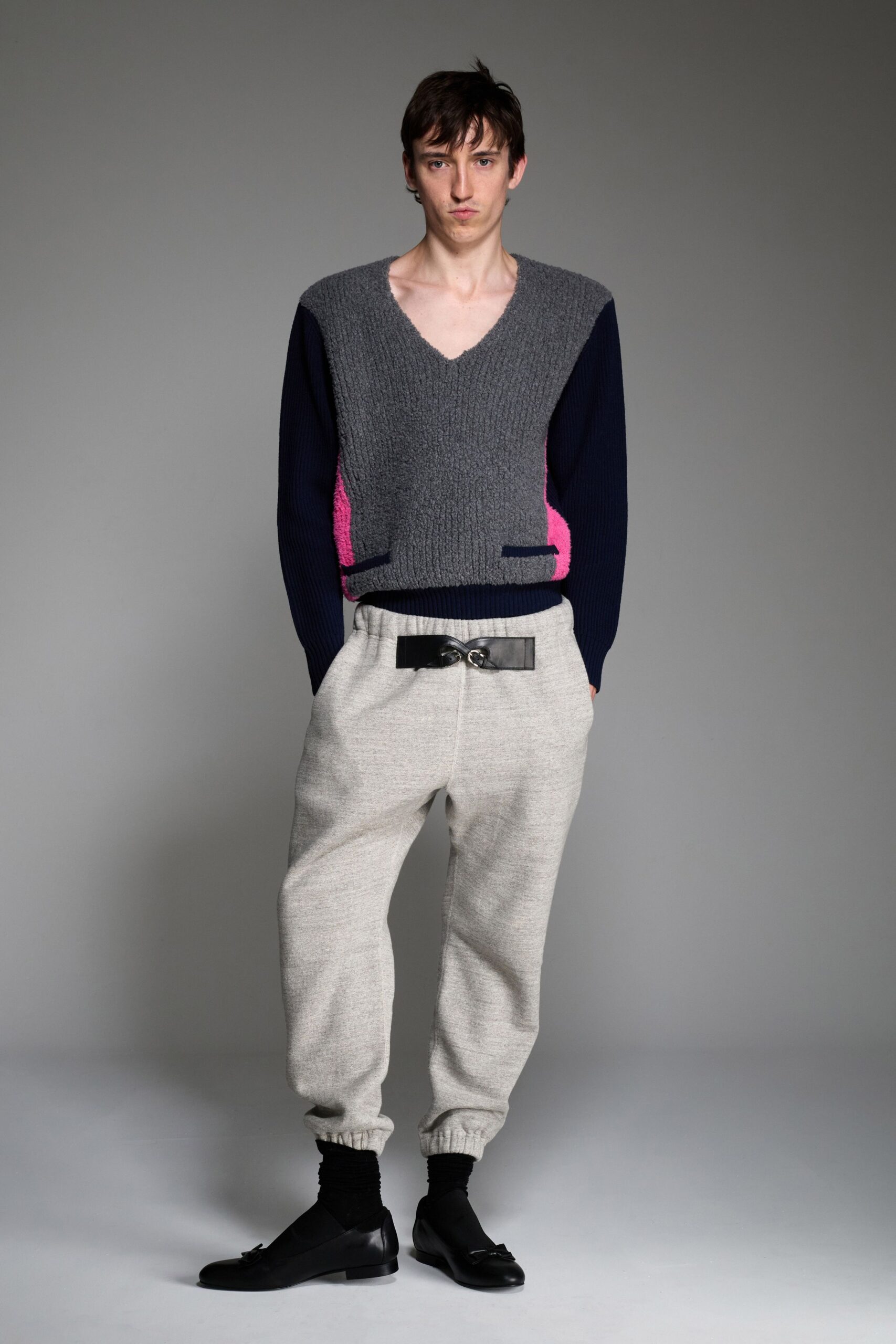 gray wool v-neck long-sleeve fitted sweater
