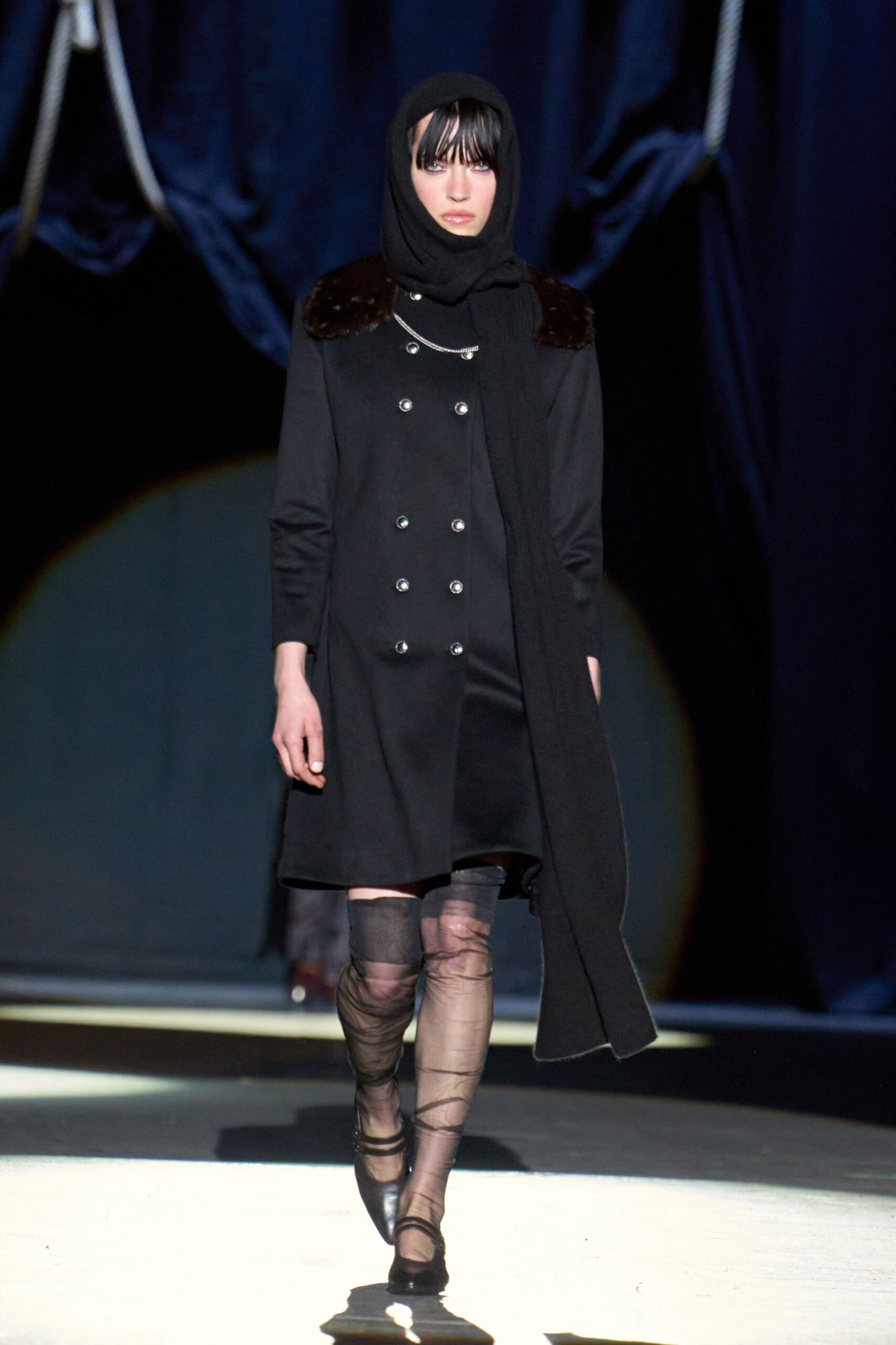 black wool long-sleeve collared fitted buttoned midi coat