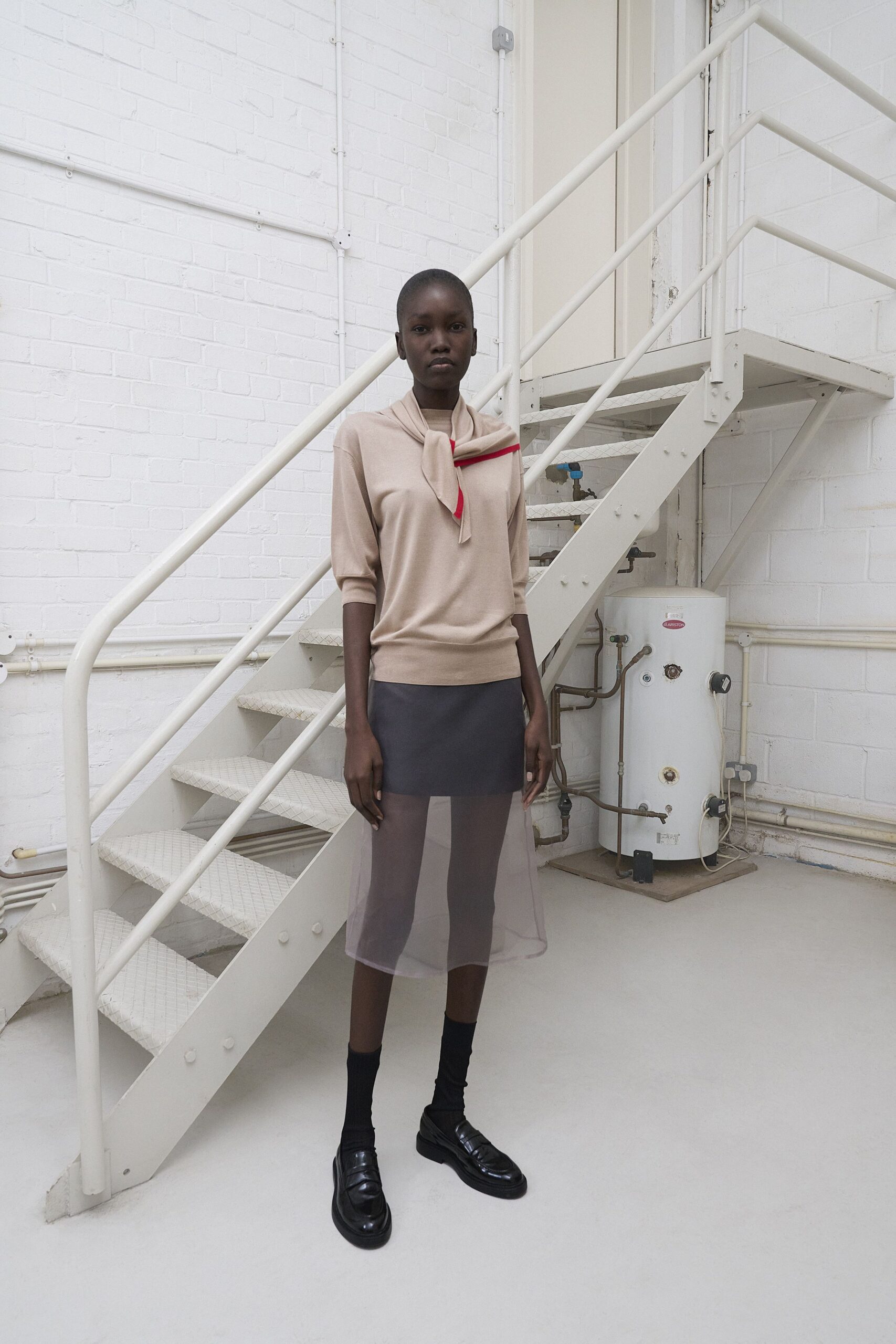 beige cotton short-sleeve collared fitted zippered top