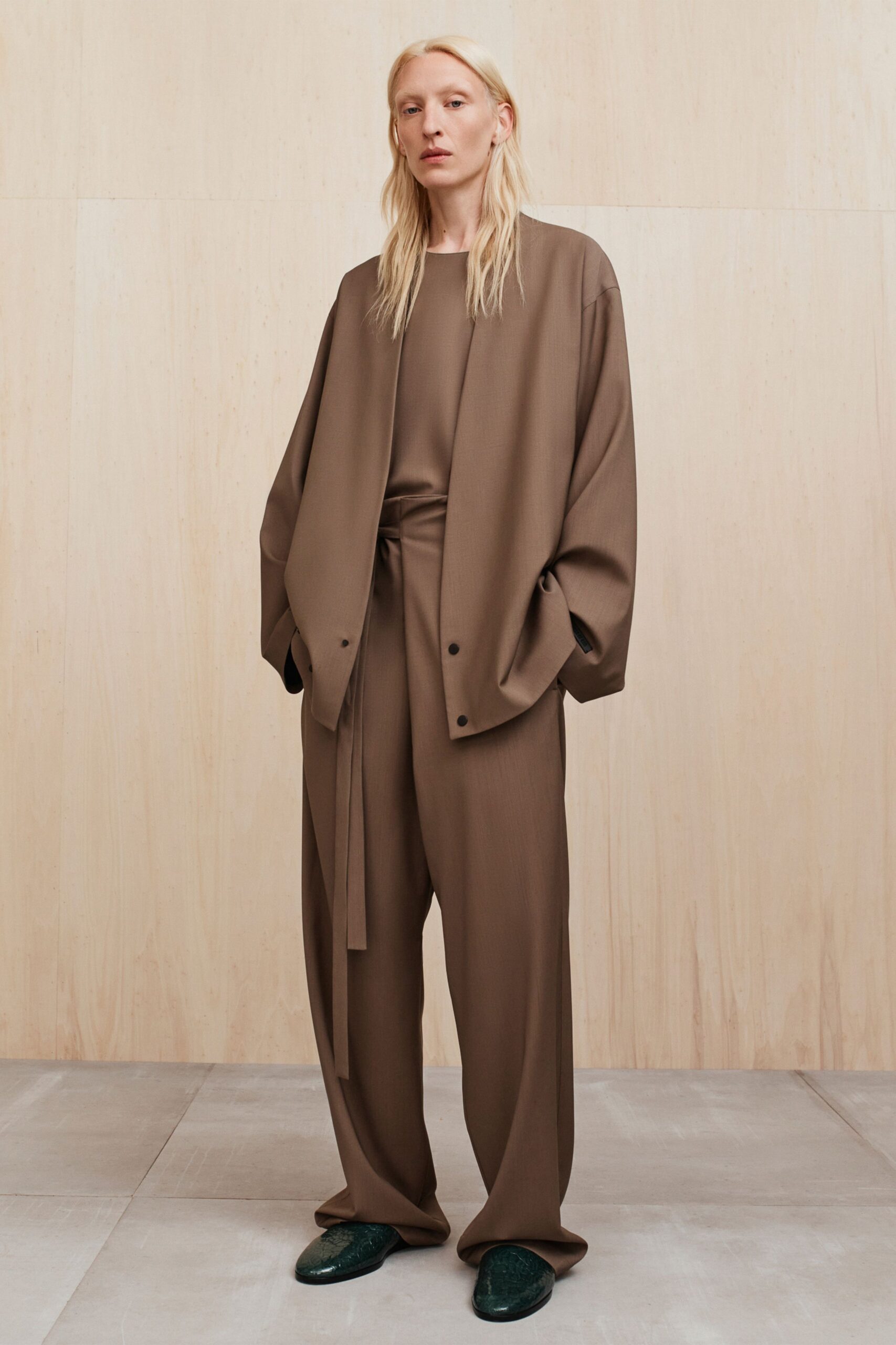 brown cotton long-sleeve collared oversized buttoned jacket