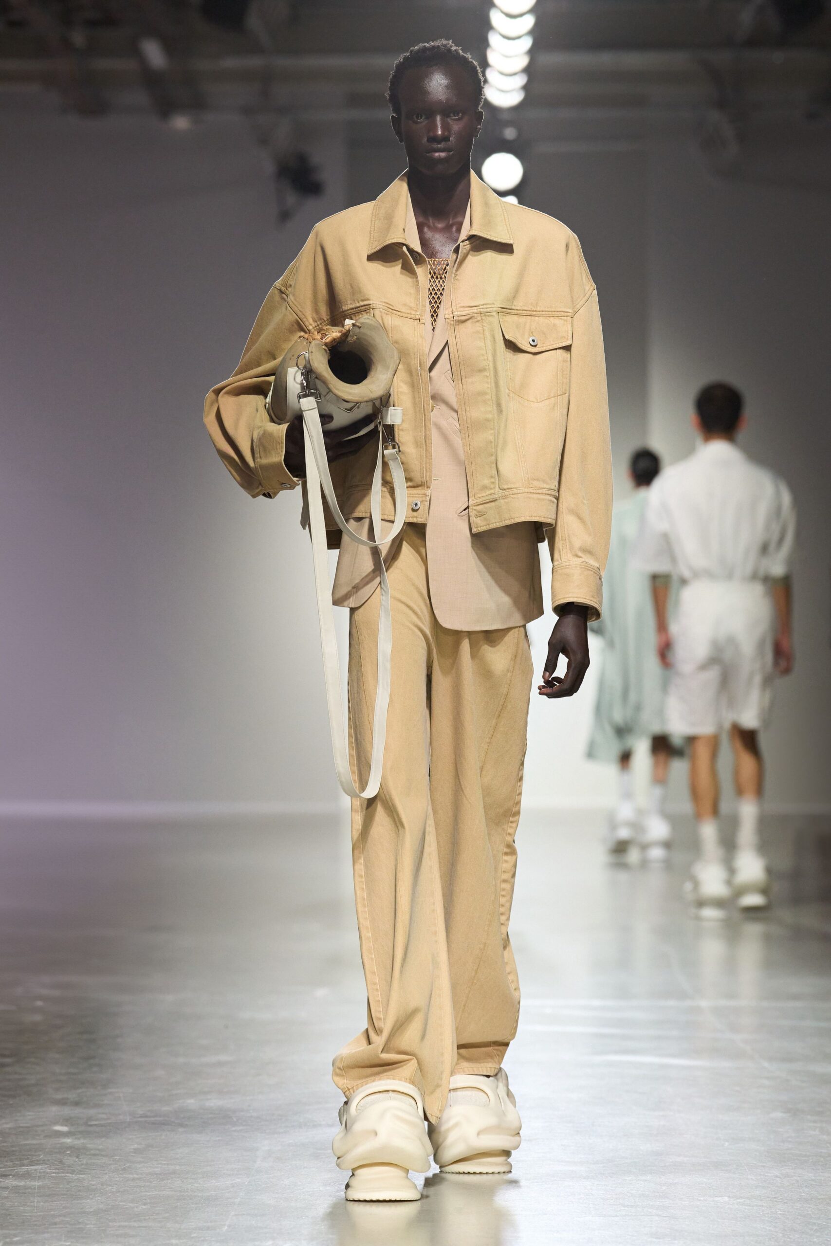 beige denim long-sleeve collared relaxed jacket