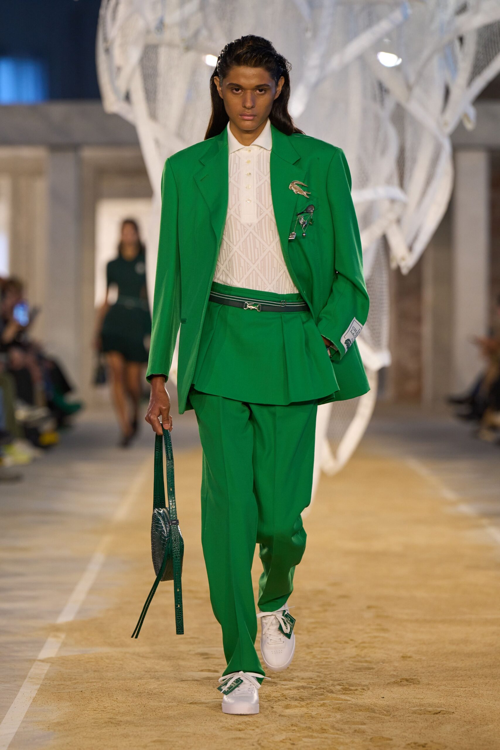 green cotton long-sleeve collared tailored buttoned pleated suit