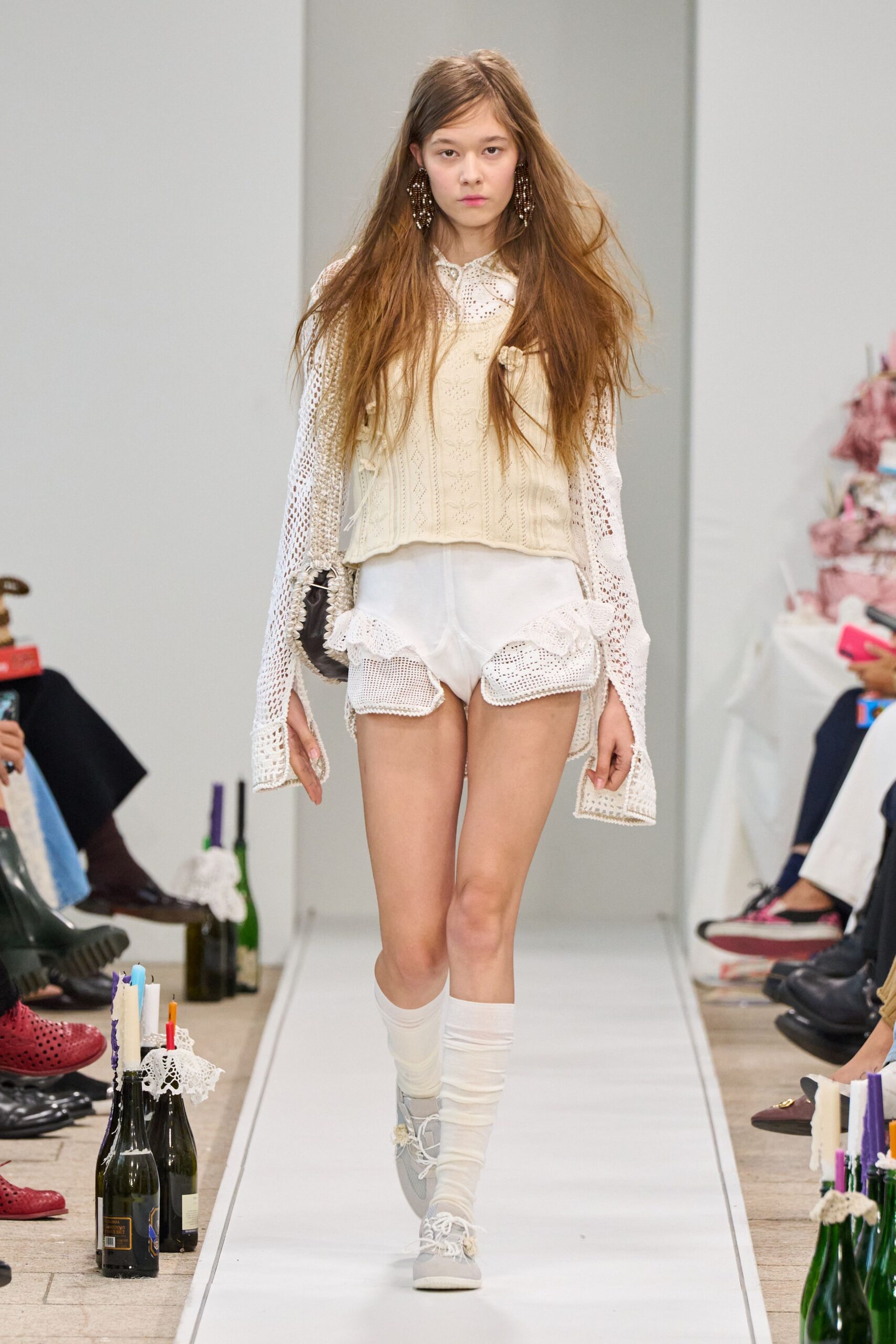 white cotton fitted ruffled short shorts
