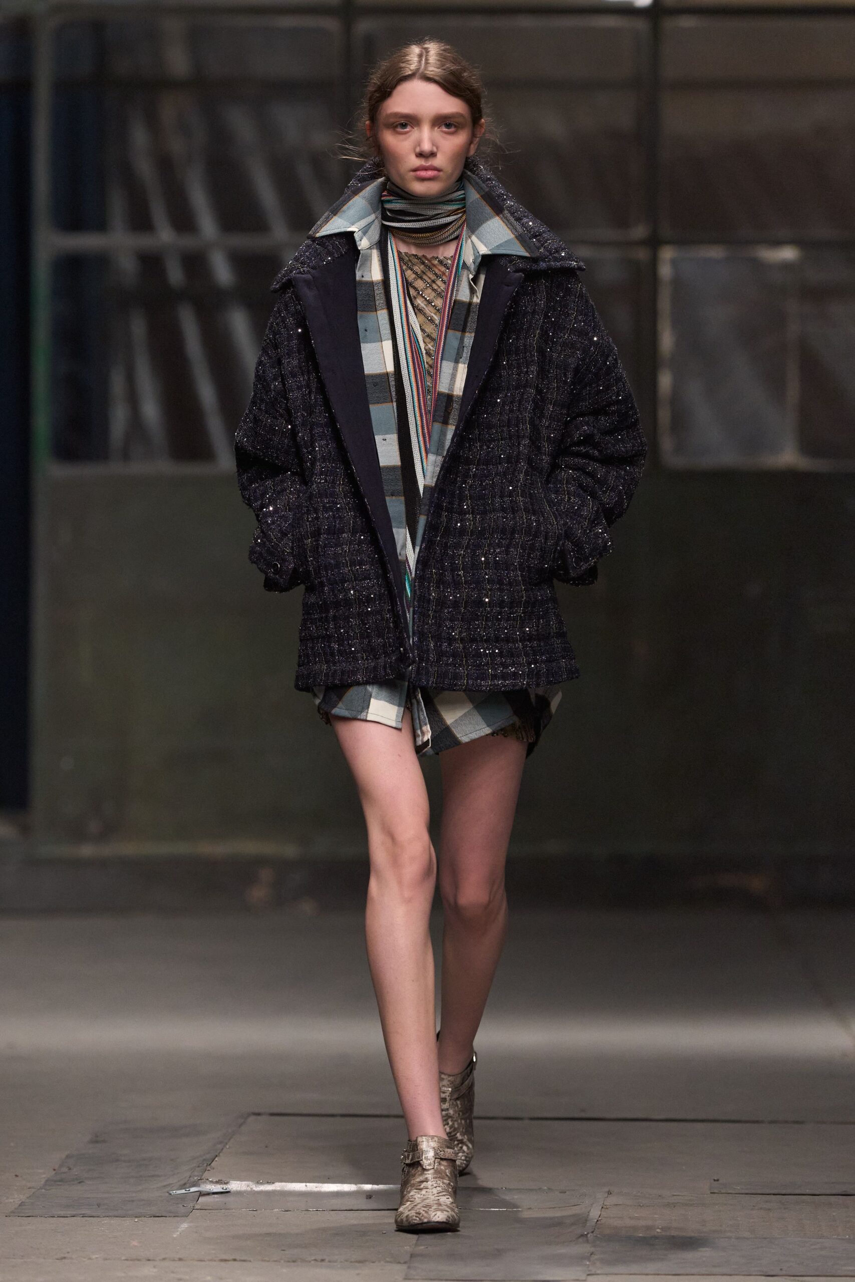 black cotton long-sleeve collared relaxed layered jacket