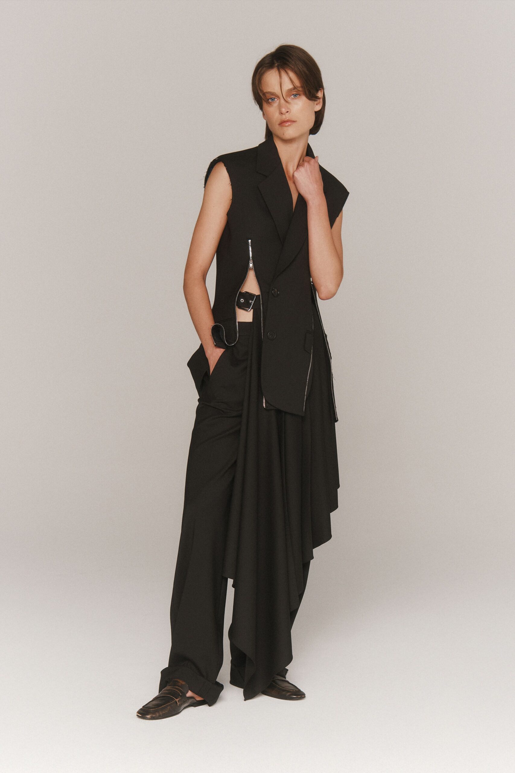 black wool sleeveless collared tailored zippered layered blazer