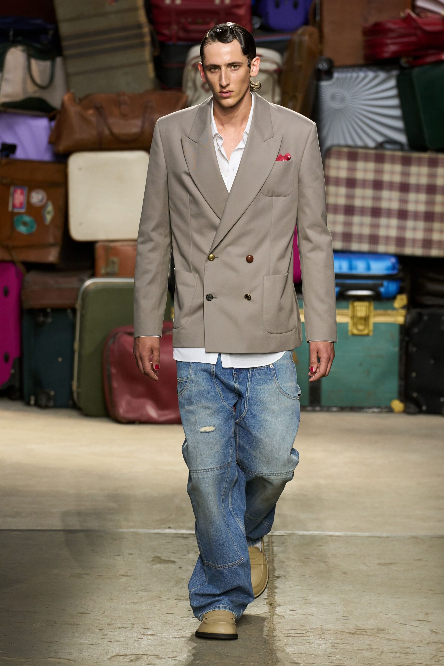 gray cotton long-sleeve collared structured blazer