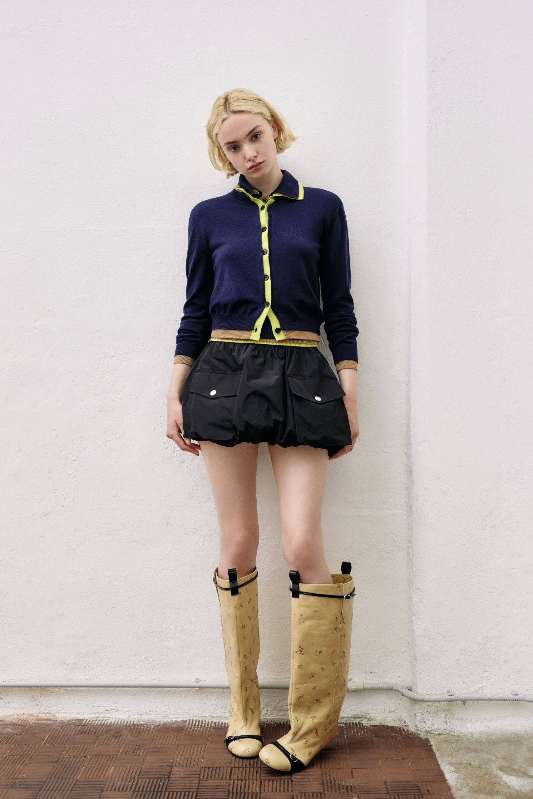 blue long-sleeve collared fitted buttoned cardigan