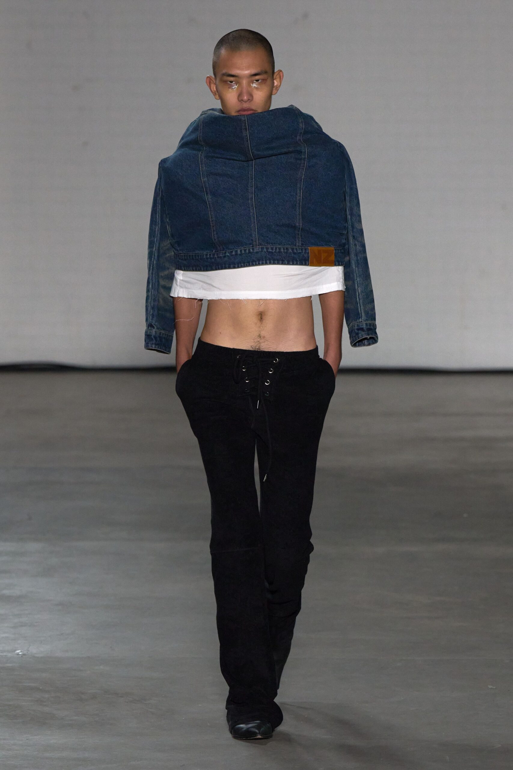 blue denim sleeveless fitted jacket