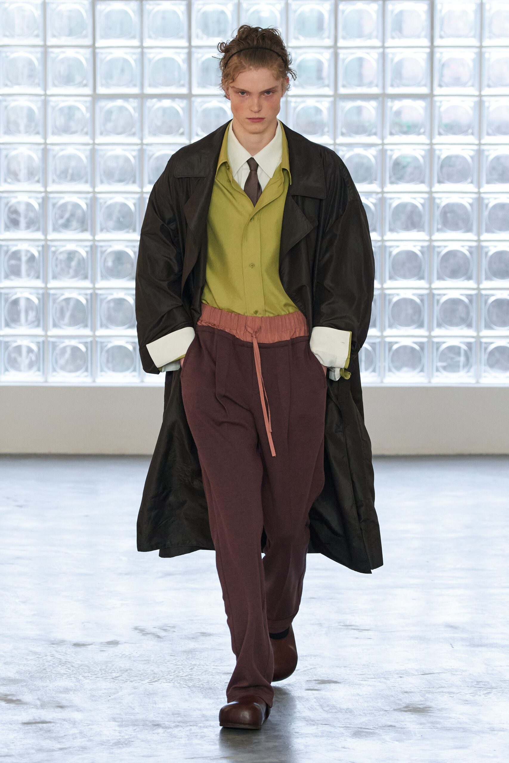 maroon cotton relaxed high-waisted zippered pants