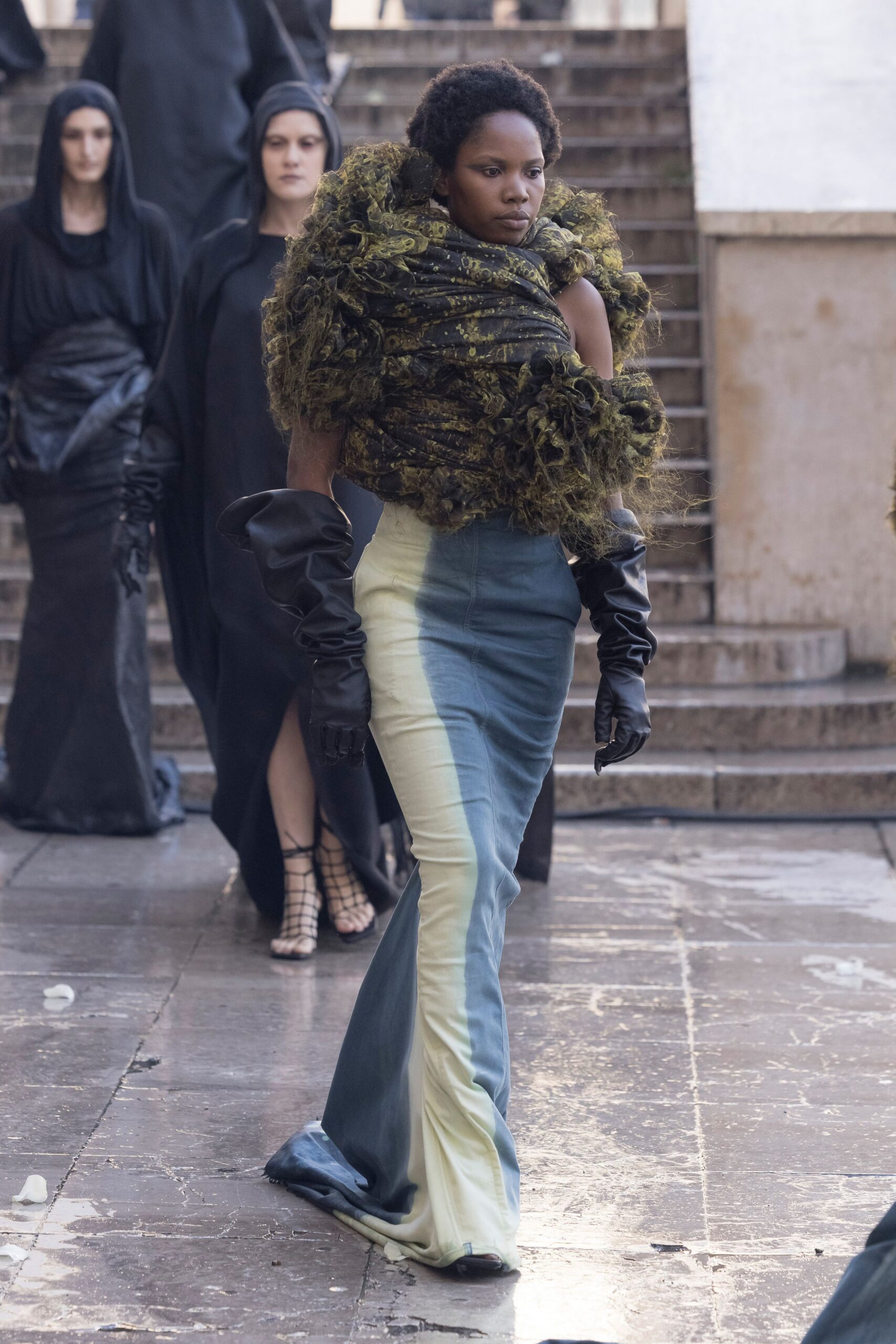 black faux-fur relaxed layered scarf