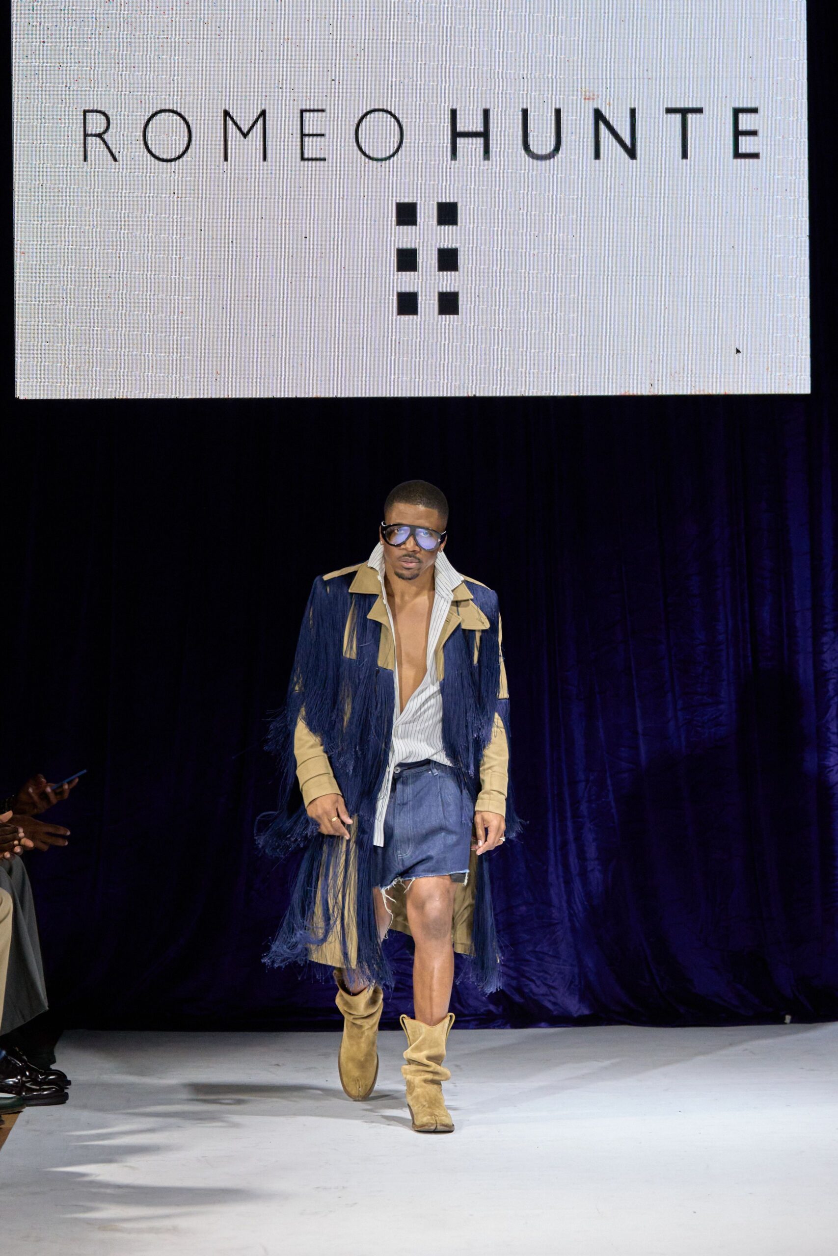 beige denim long-sleeve collared relaxed fringed jacket