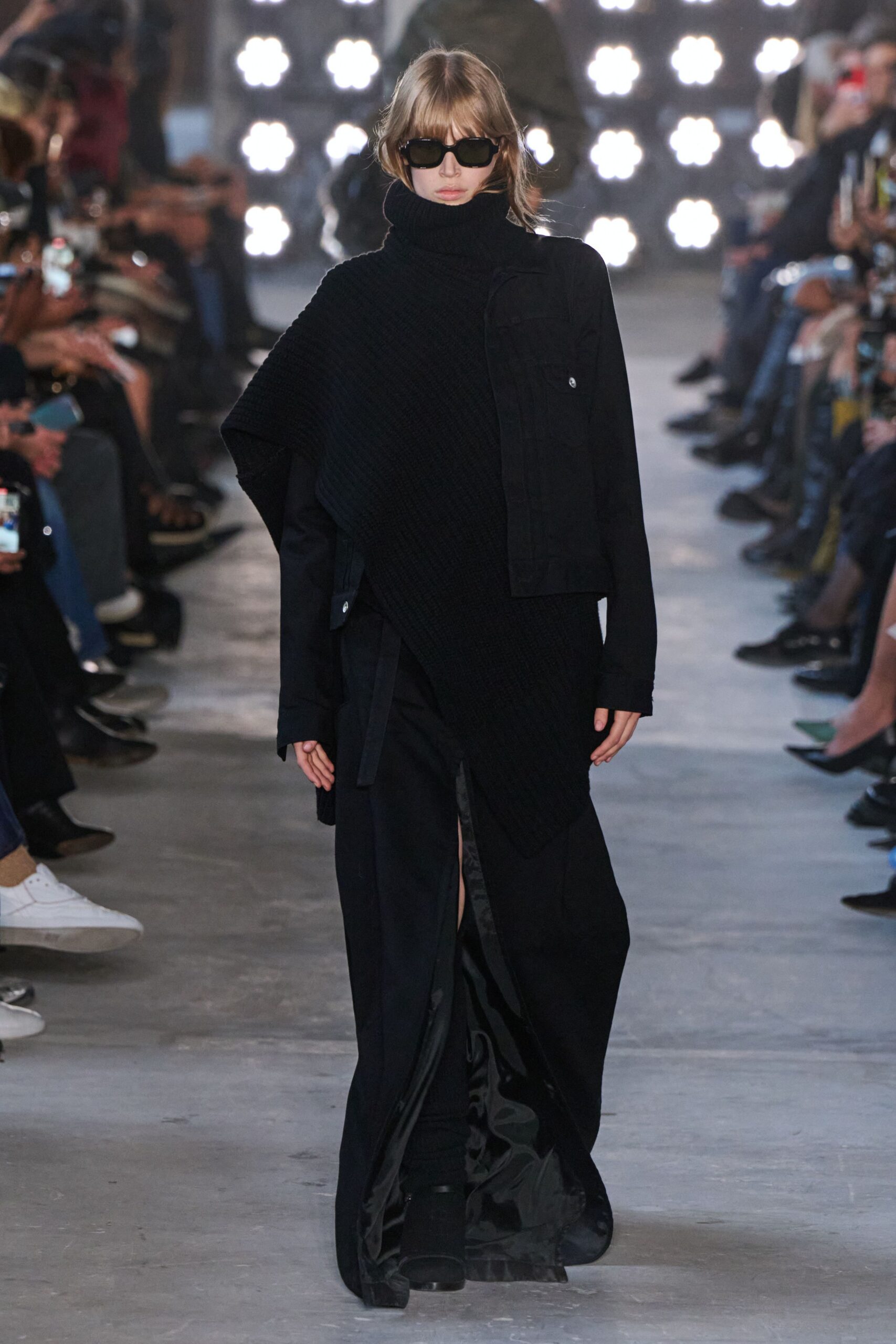 black relaxed coat with pants