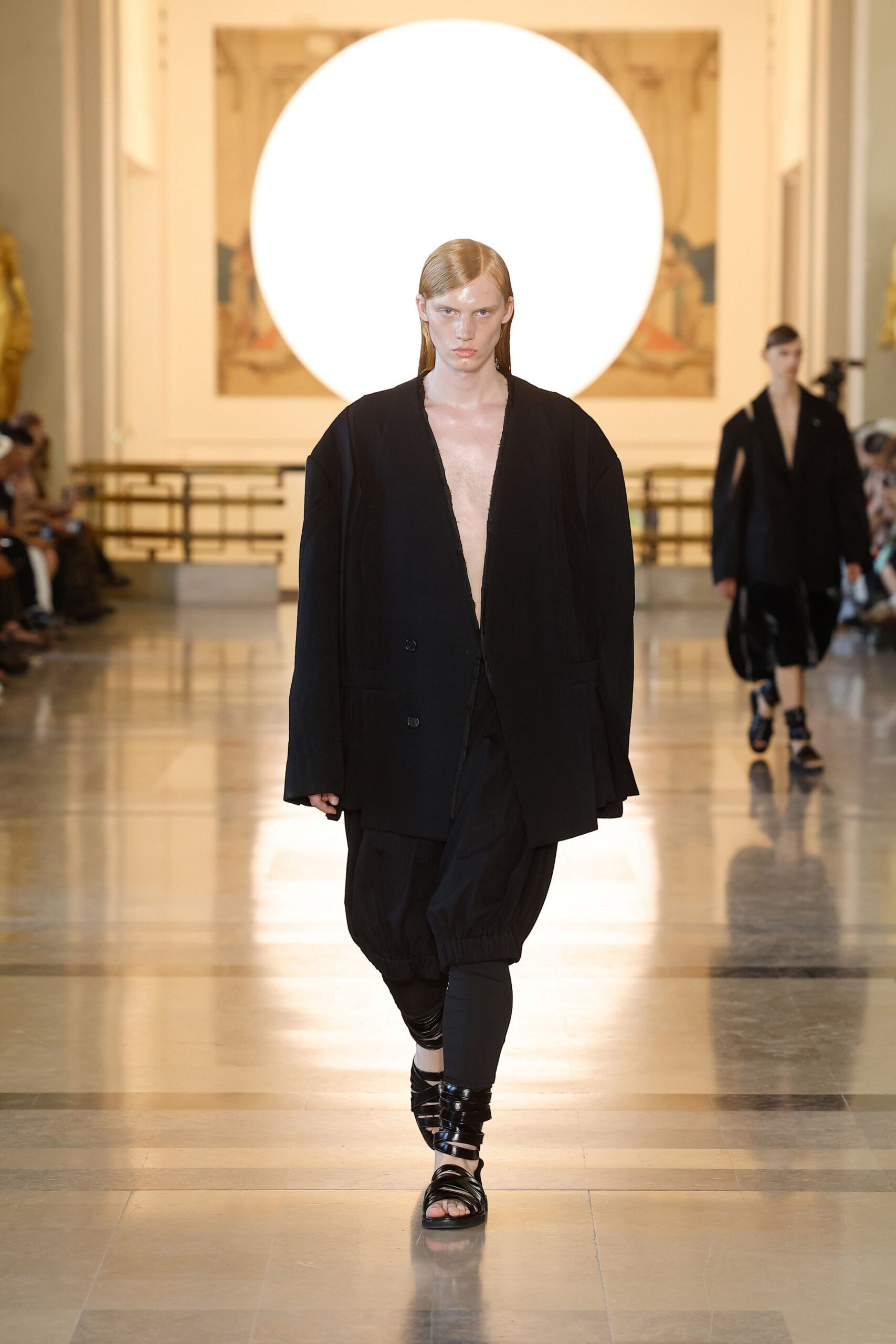 black cotton long-sleeve collared oversized buttoned jacket