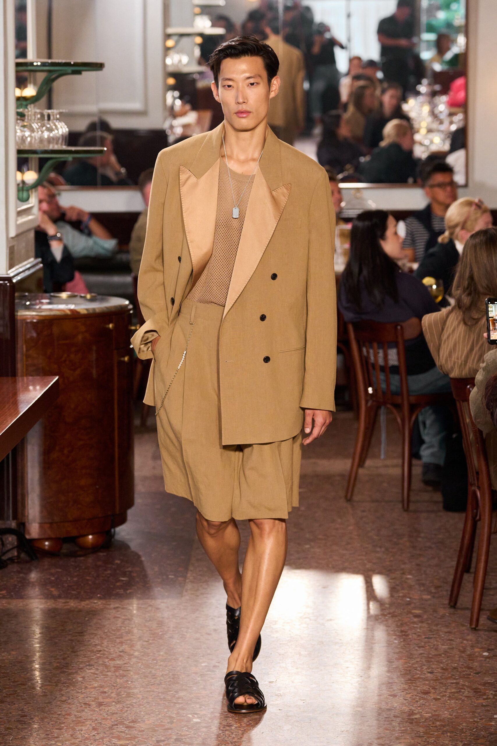 beige cotton long-sleeve collared tailored buttoned blazer