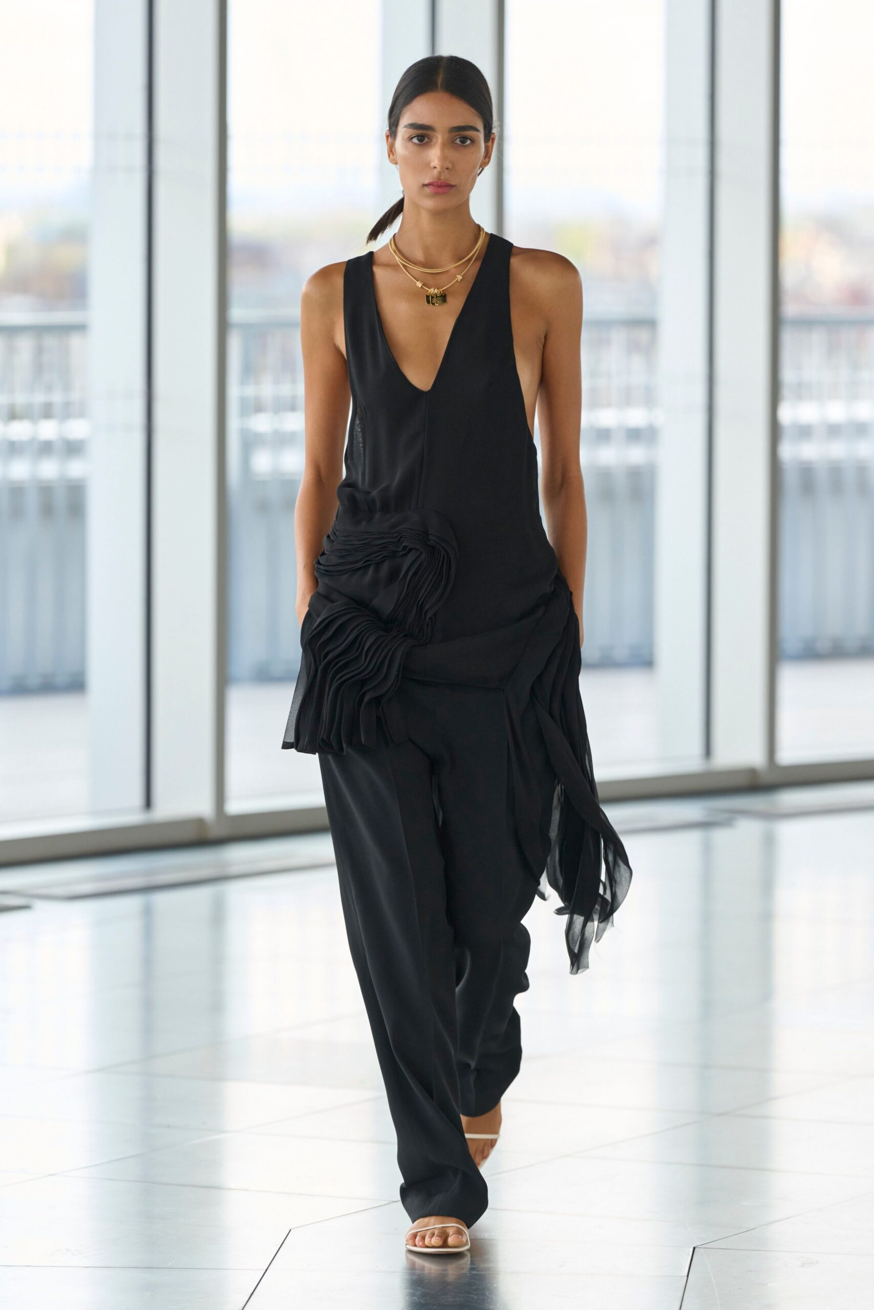 black silk sleeveless v-neck fitted ruched top