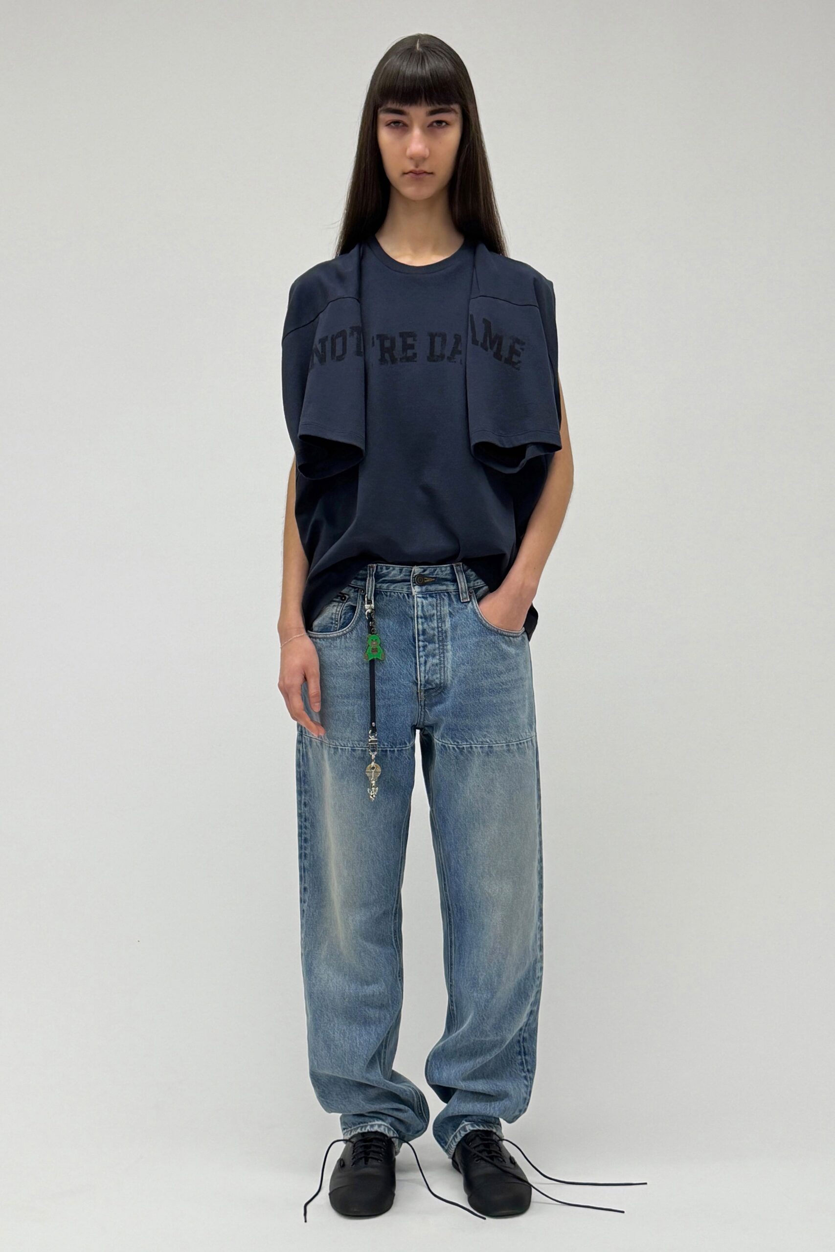 navy t-shirt with relaxed jeans