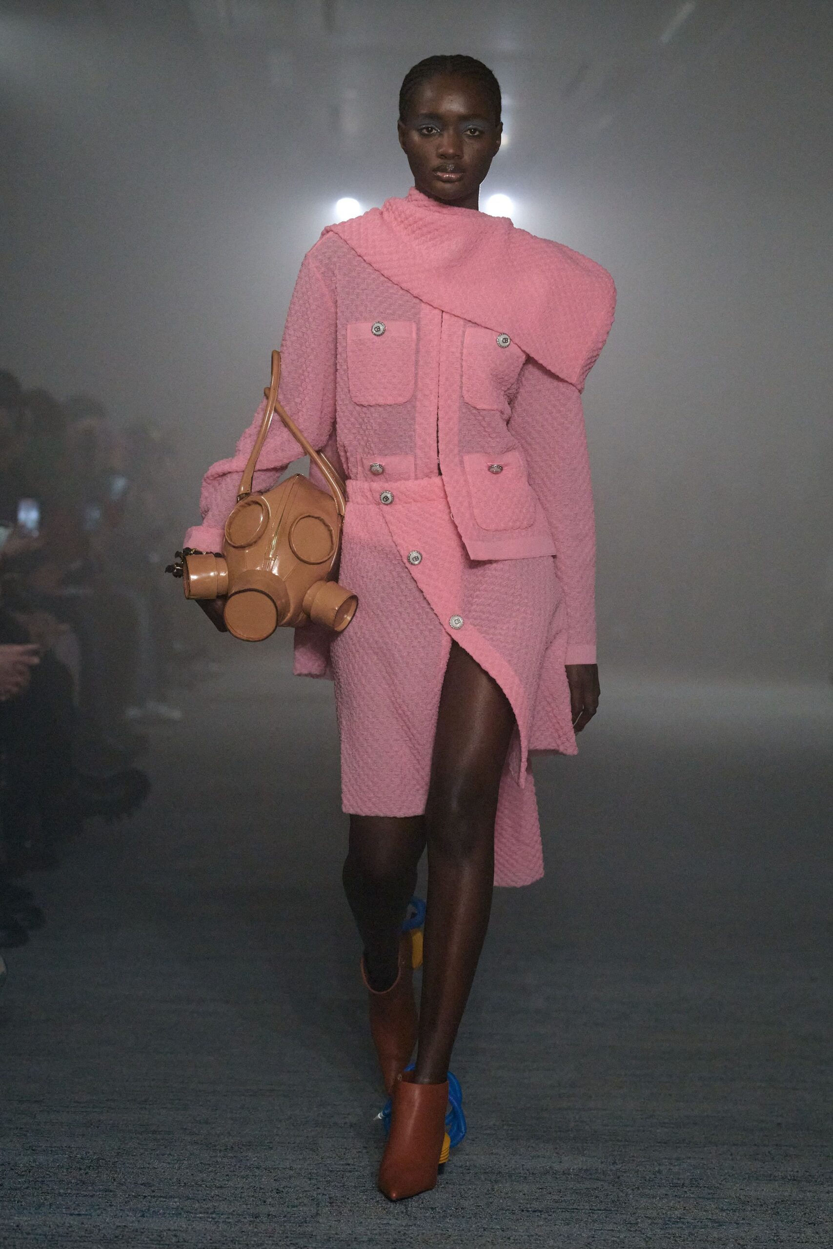pink cotton long-sleeve collared fitted buttoned pockets jacket