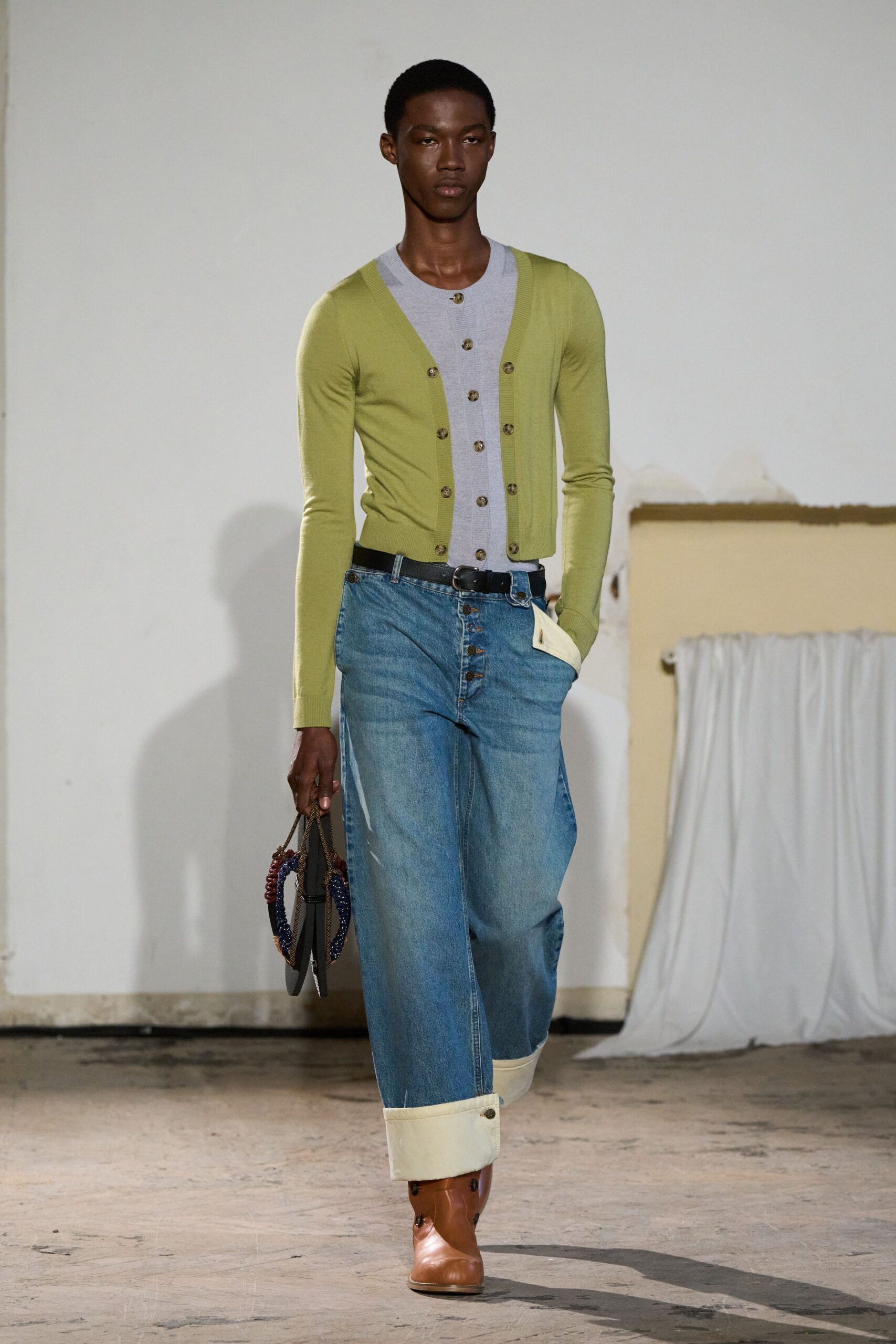 green cotton long-sleeve collared fitted buttoned cardigan