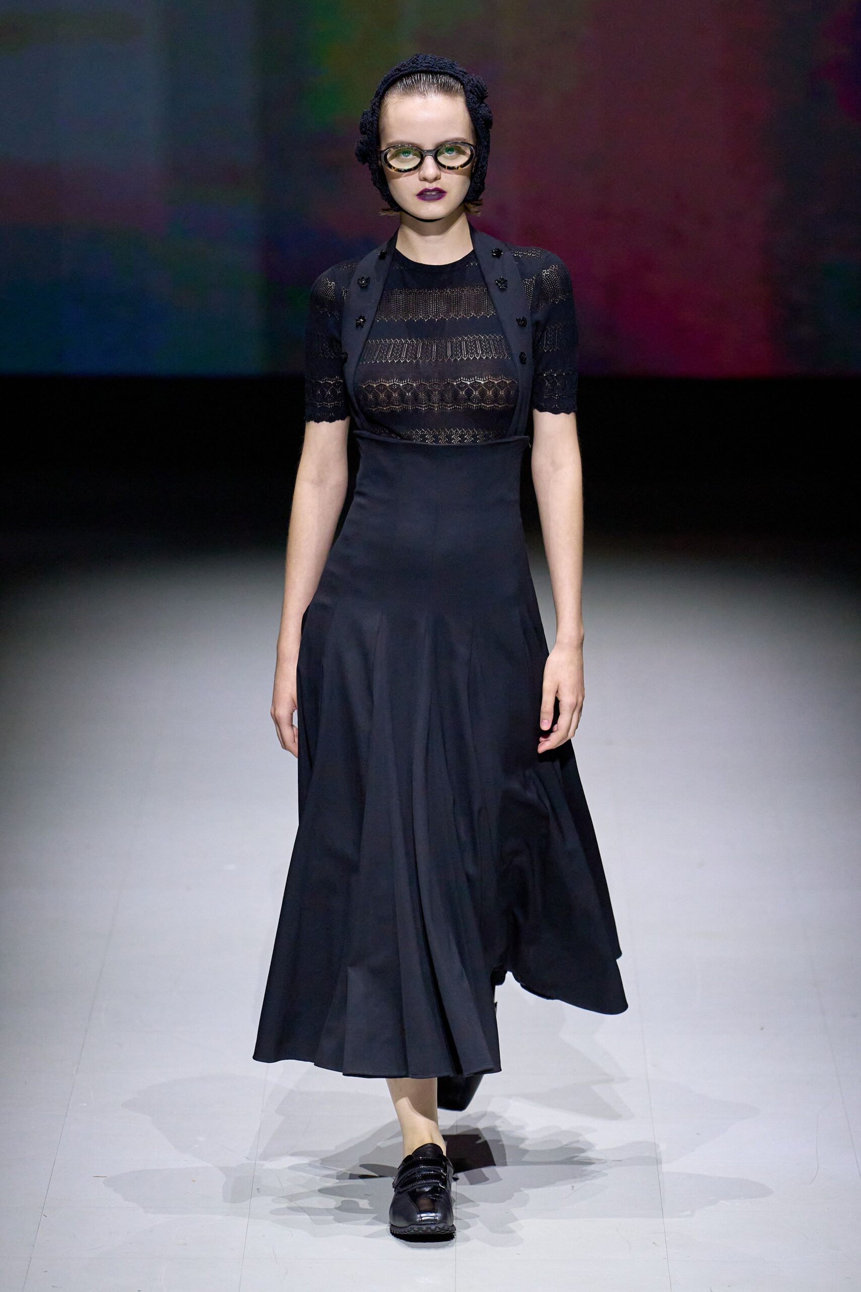 black fitted midi dress with shoes
