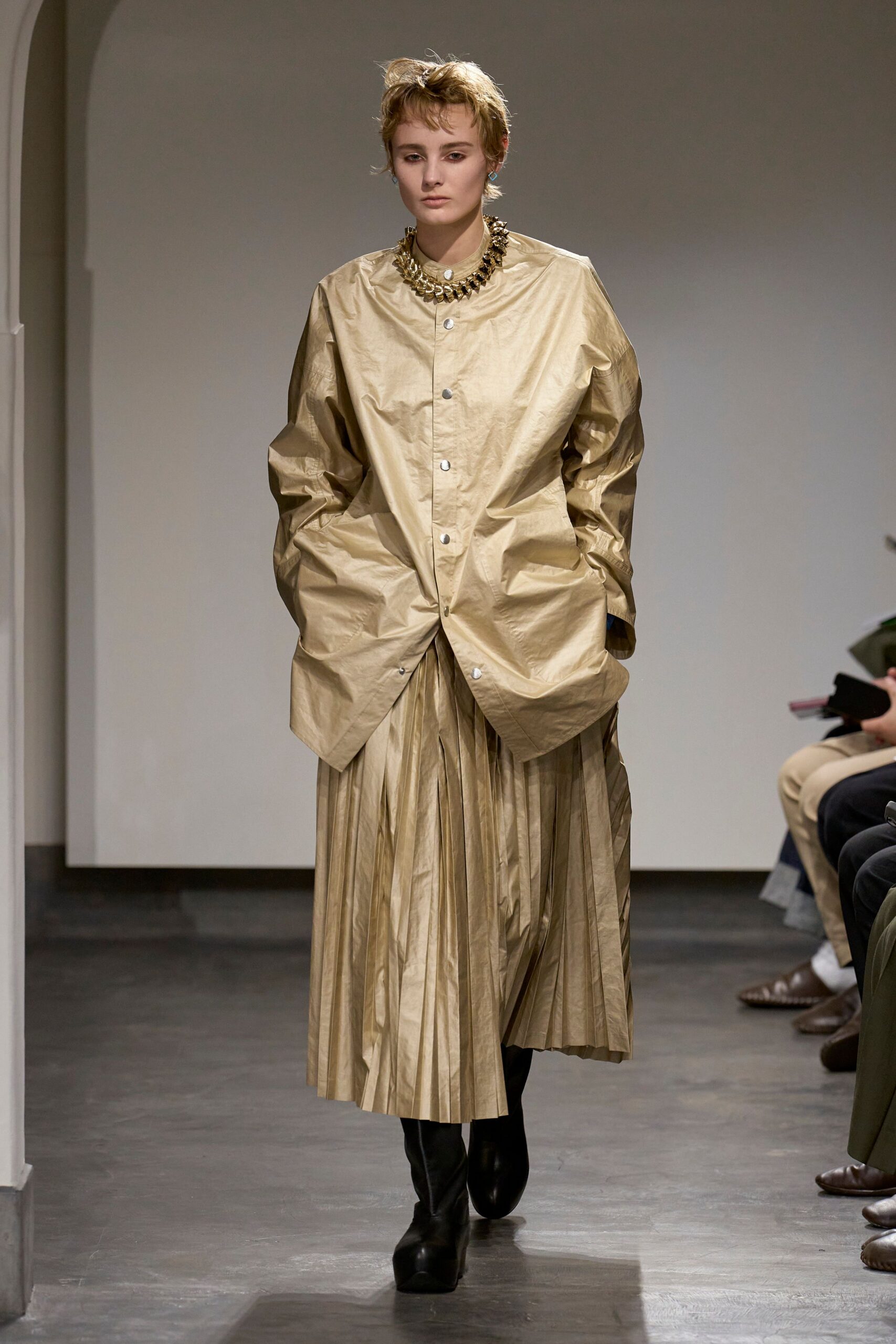 gold cotton long-sleeve collared oversized buttoned pleated shirt