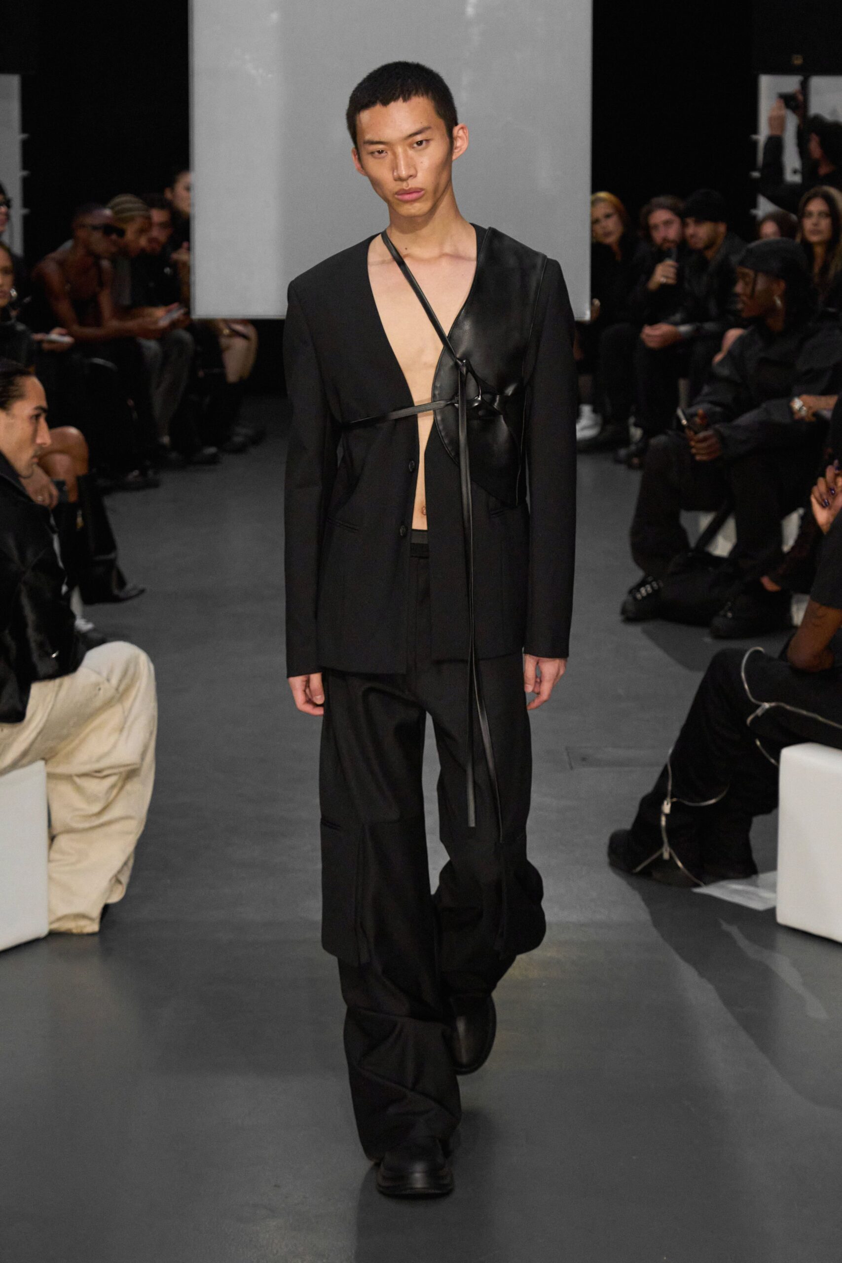 black leather long-sleeve v-neck fitted jacket