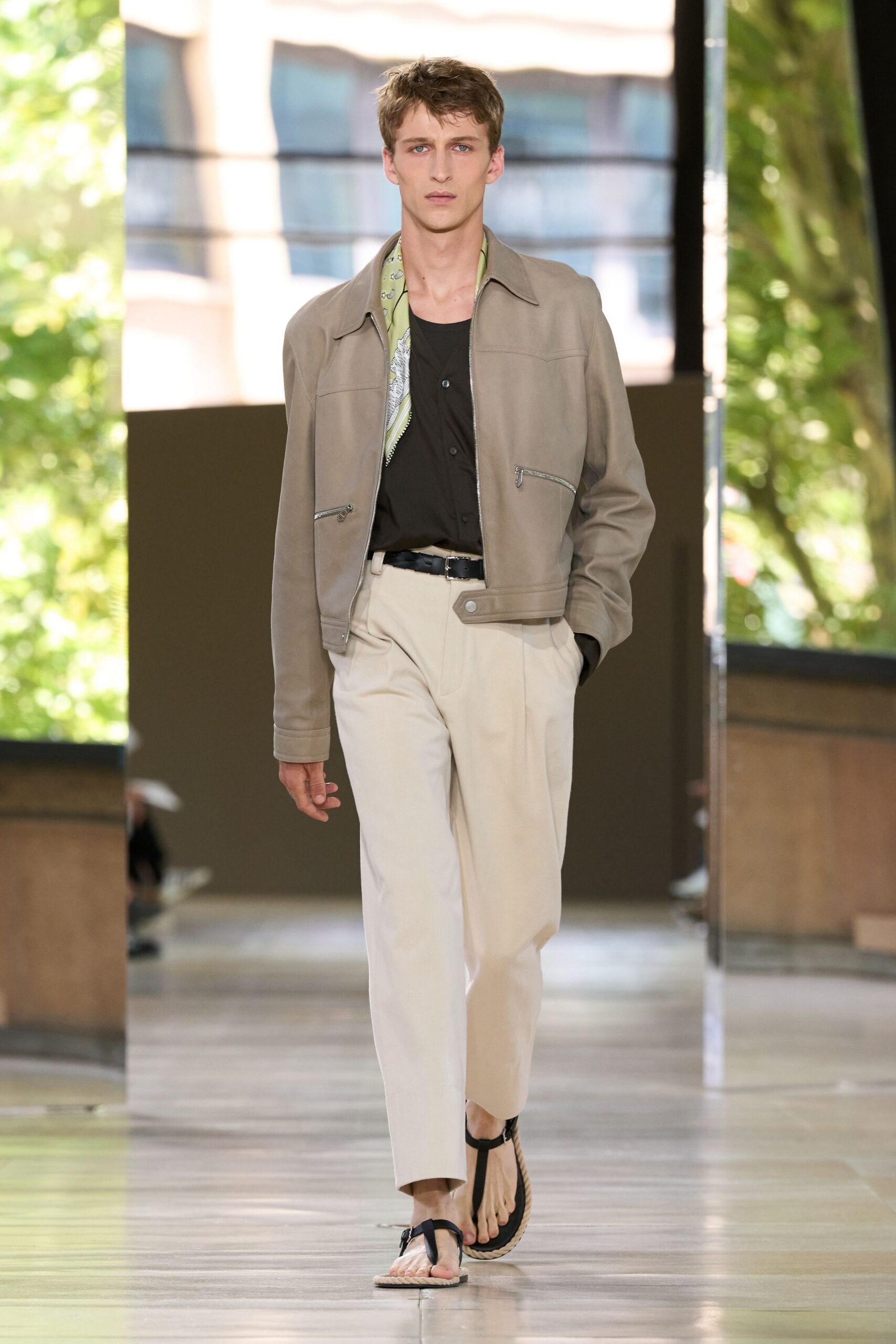 gray leather long-sleeve collared fitted zippered jacket