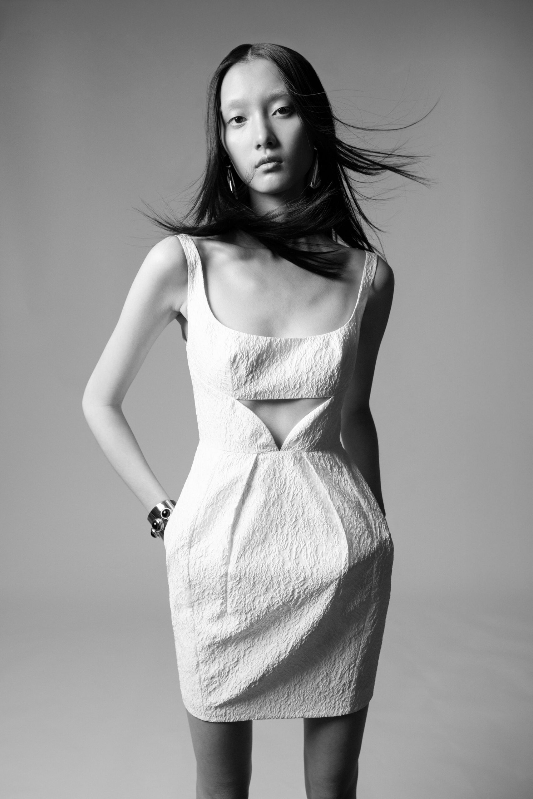 white fitted sleeveless dress