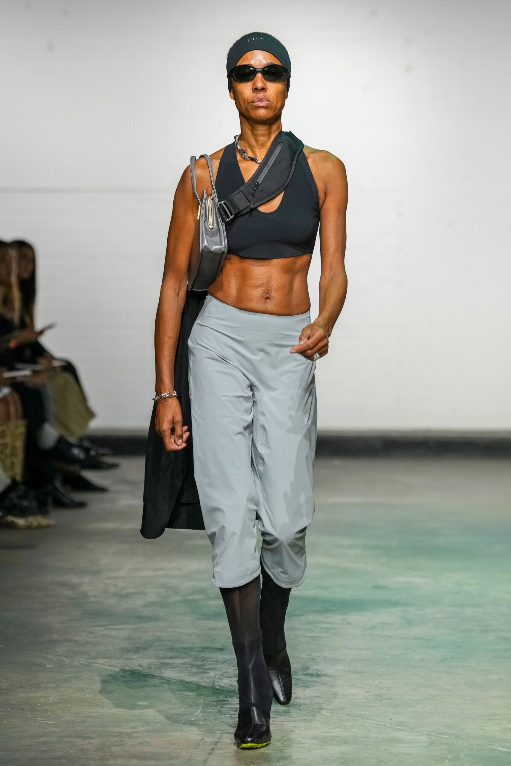 gray cotton relaxed cropped pants