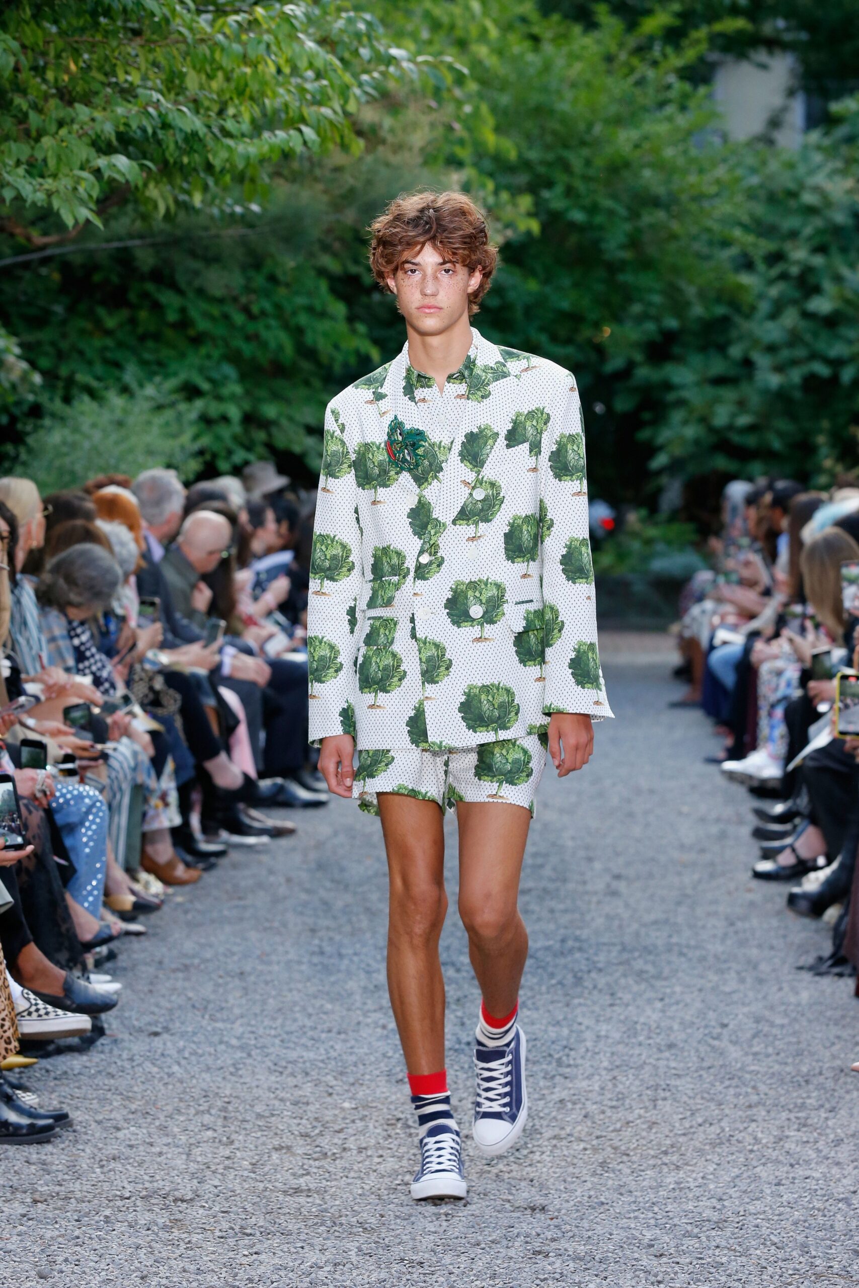 printed shirt and shorts outfit