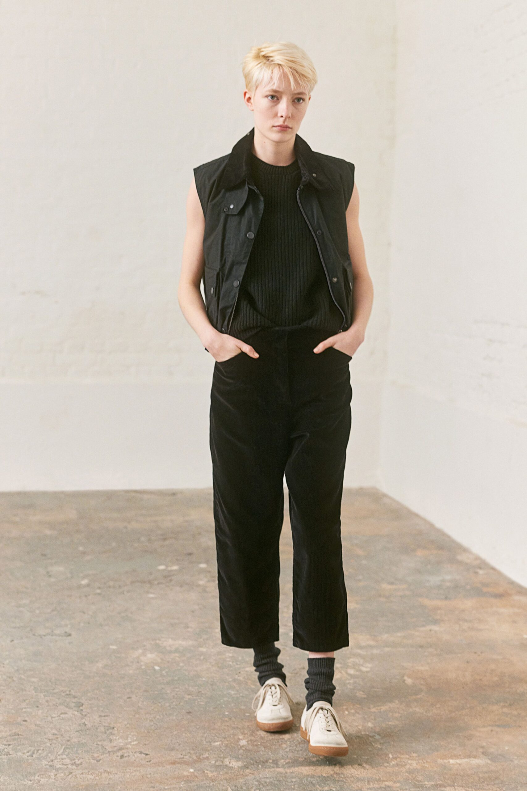black cotton relaxed cropped pants