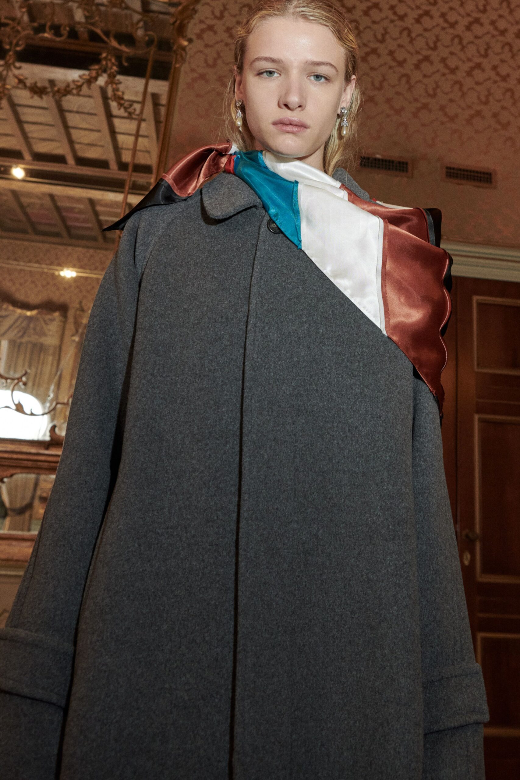 gray wool long-sleeve collared relaxed coat