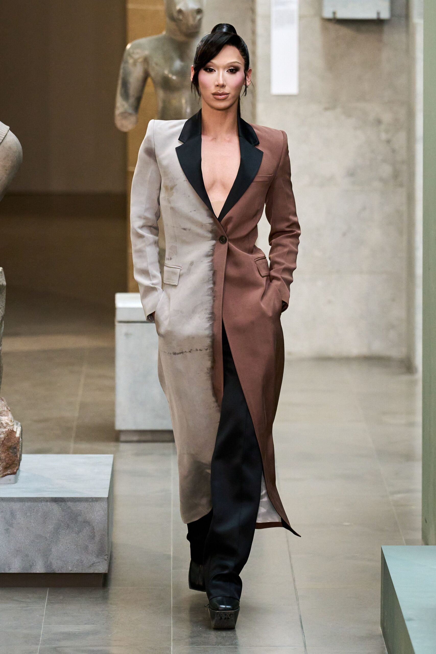 brown silk long-sleeve v-neck fitted buttoned color-blocked coat