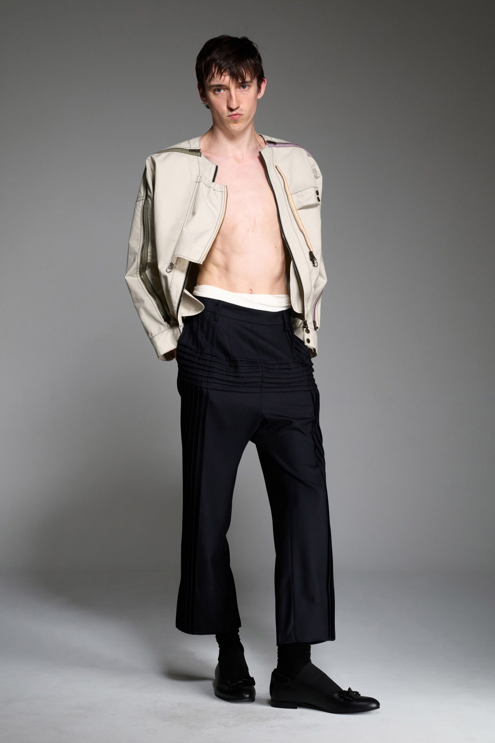 beige cotton long-sleeve collared structured zippered jacket