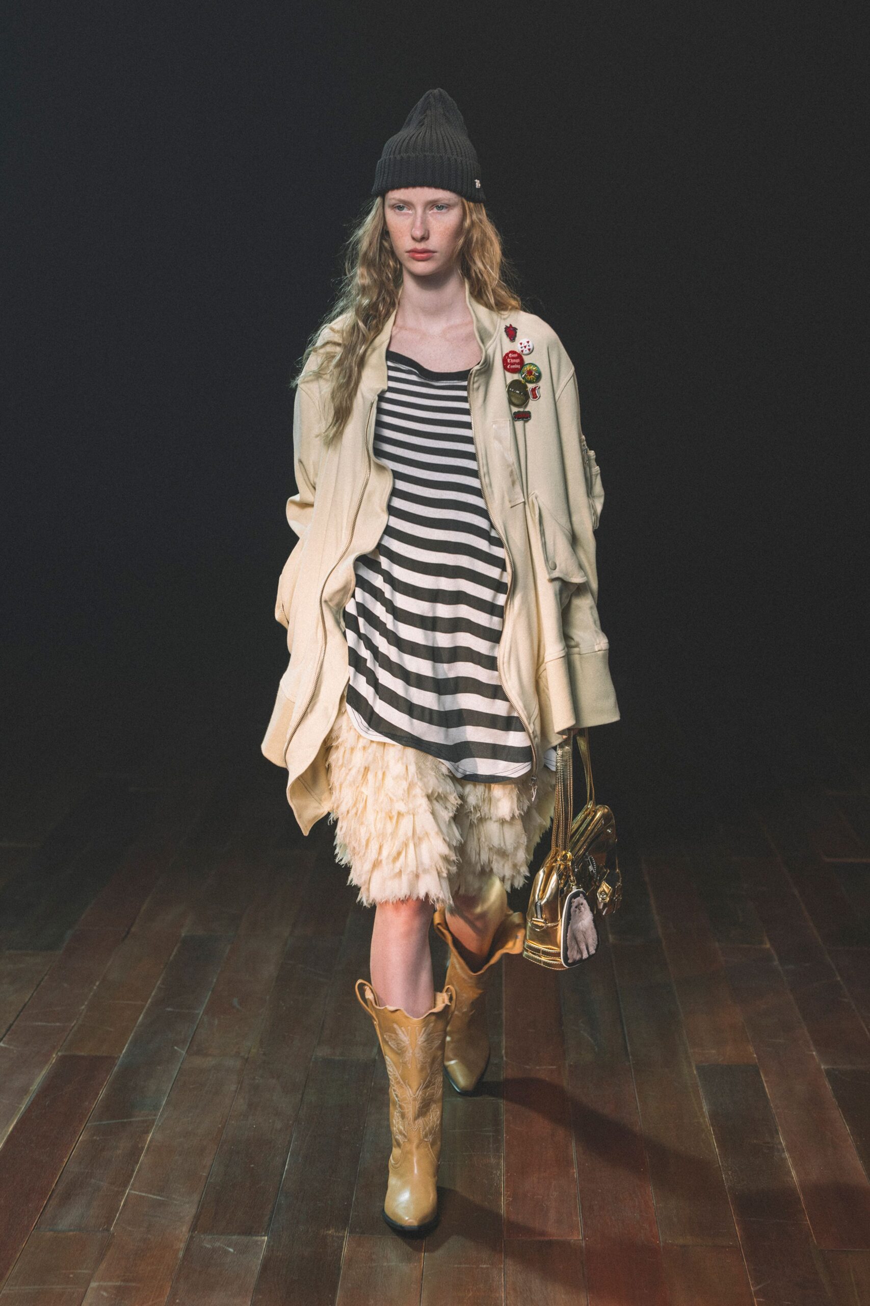 beige cotton long-sleeve oversized buttoned jacket