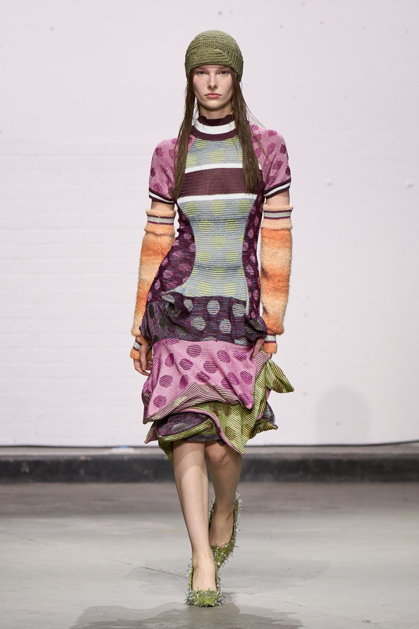 purple cotton short-sleeve fitted pleated printed midi dress