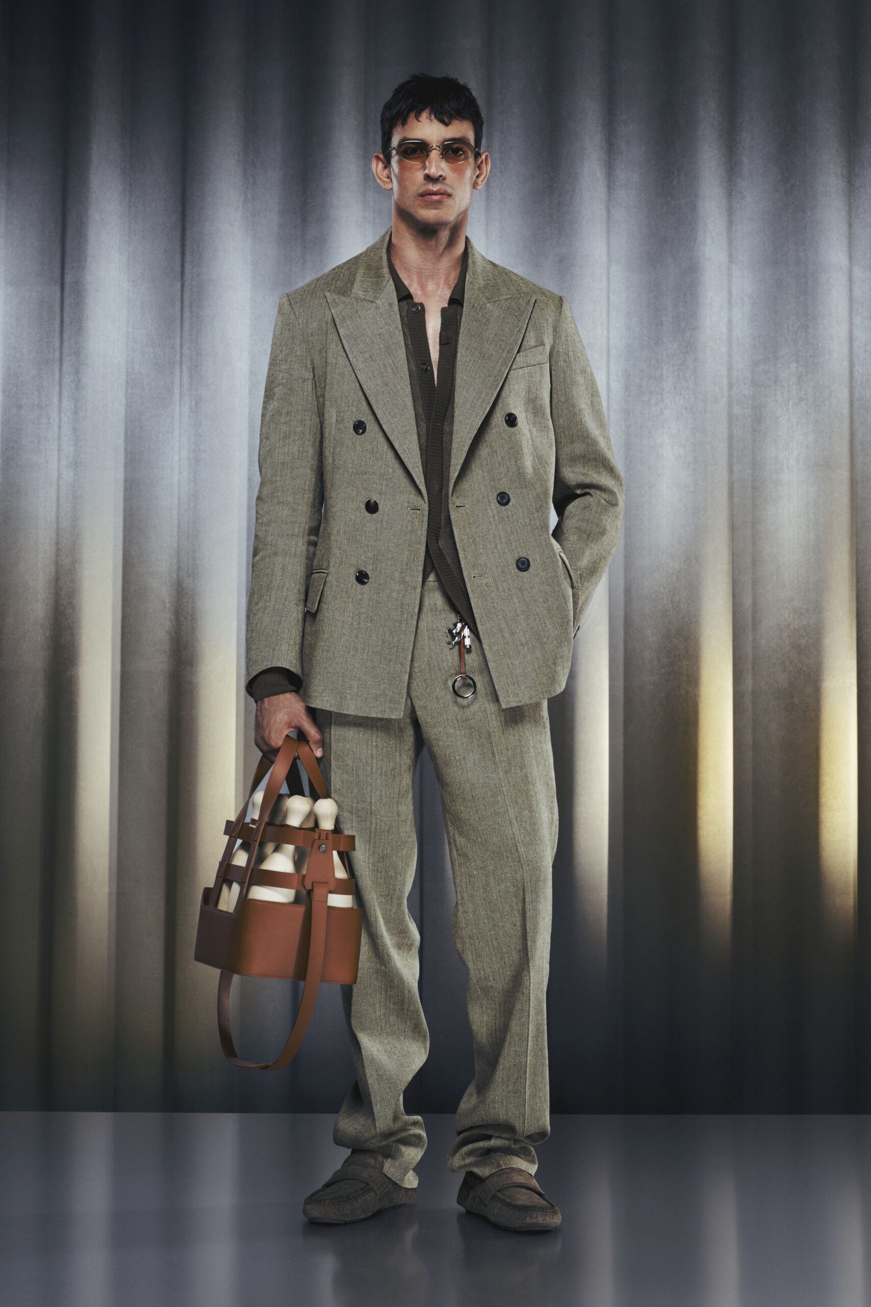 gray wool long-sleeve collared tailored buttoned suit